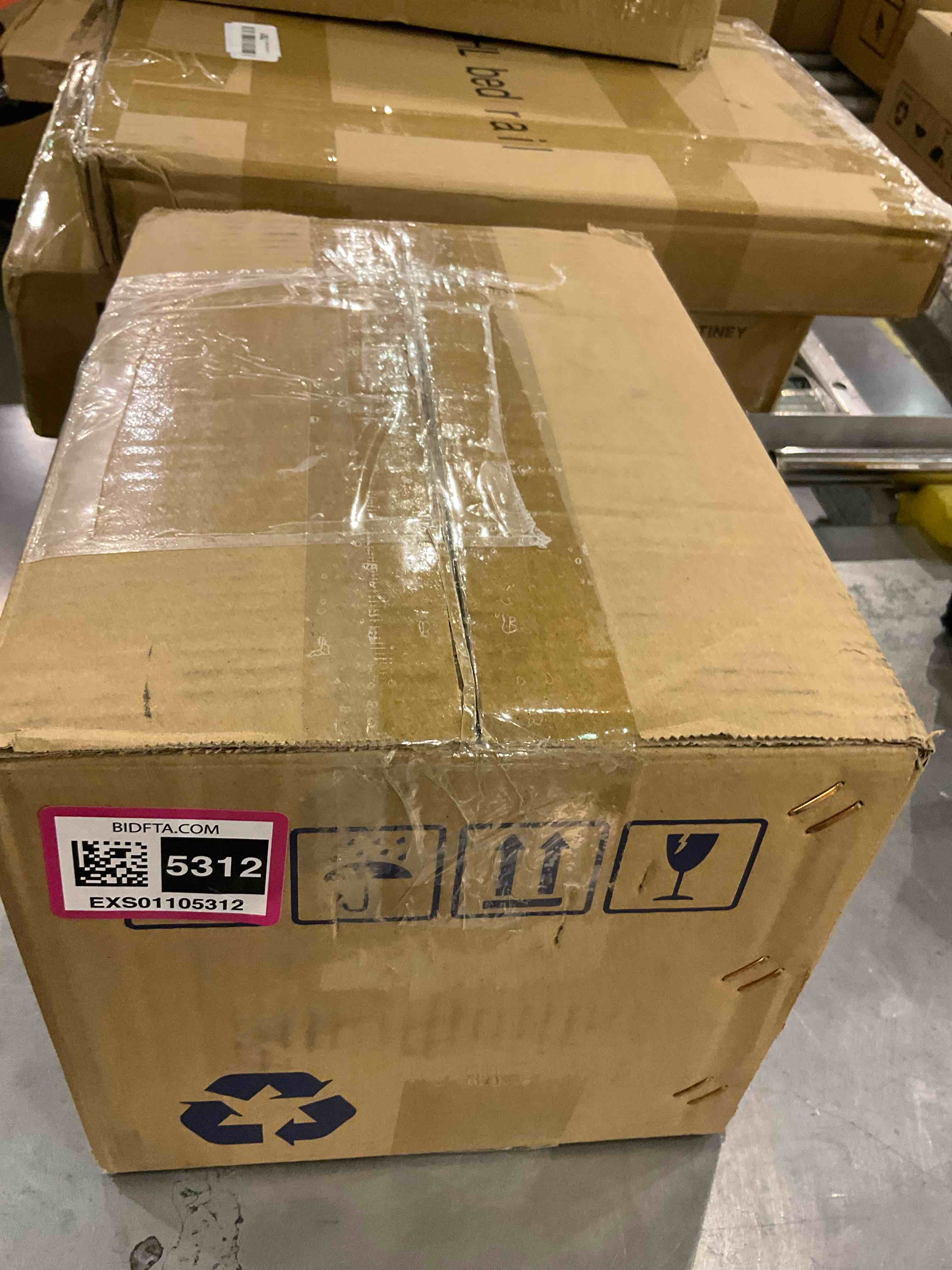 https://s3.amazonaws.com/lotting-images-prod/BargainHunt/EXS01105312_1707310366073.jpeg