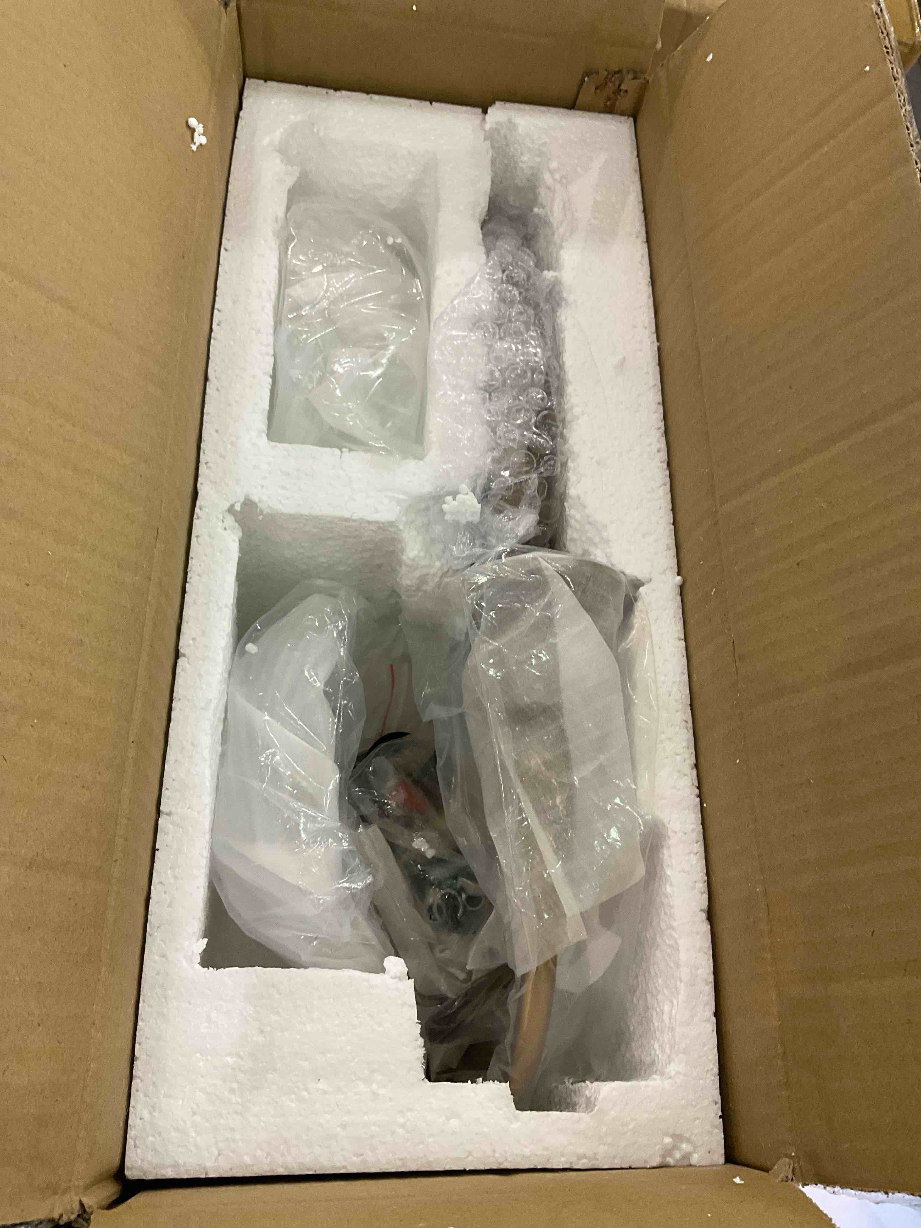 https://s3.amazonaws.com/lotting-images-prod/BargainHunt/EXS01105341_1707316199240.jpeg
