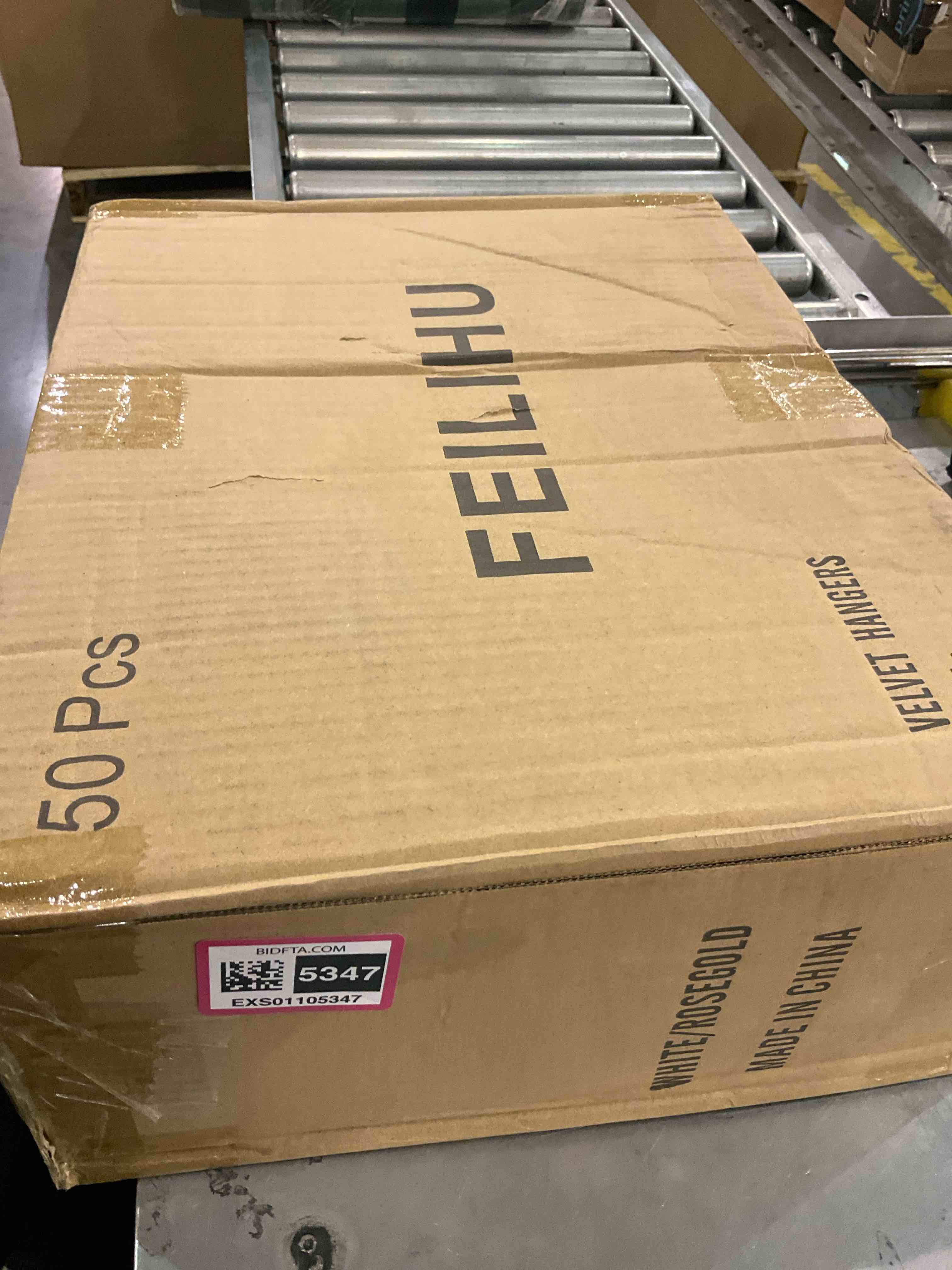https://s3.amazonaws.com/lotting-images-prod/BargainHunt/EXS01105347_1707317302909.jpeg