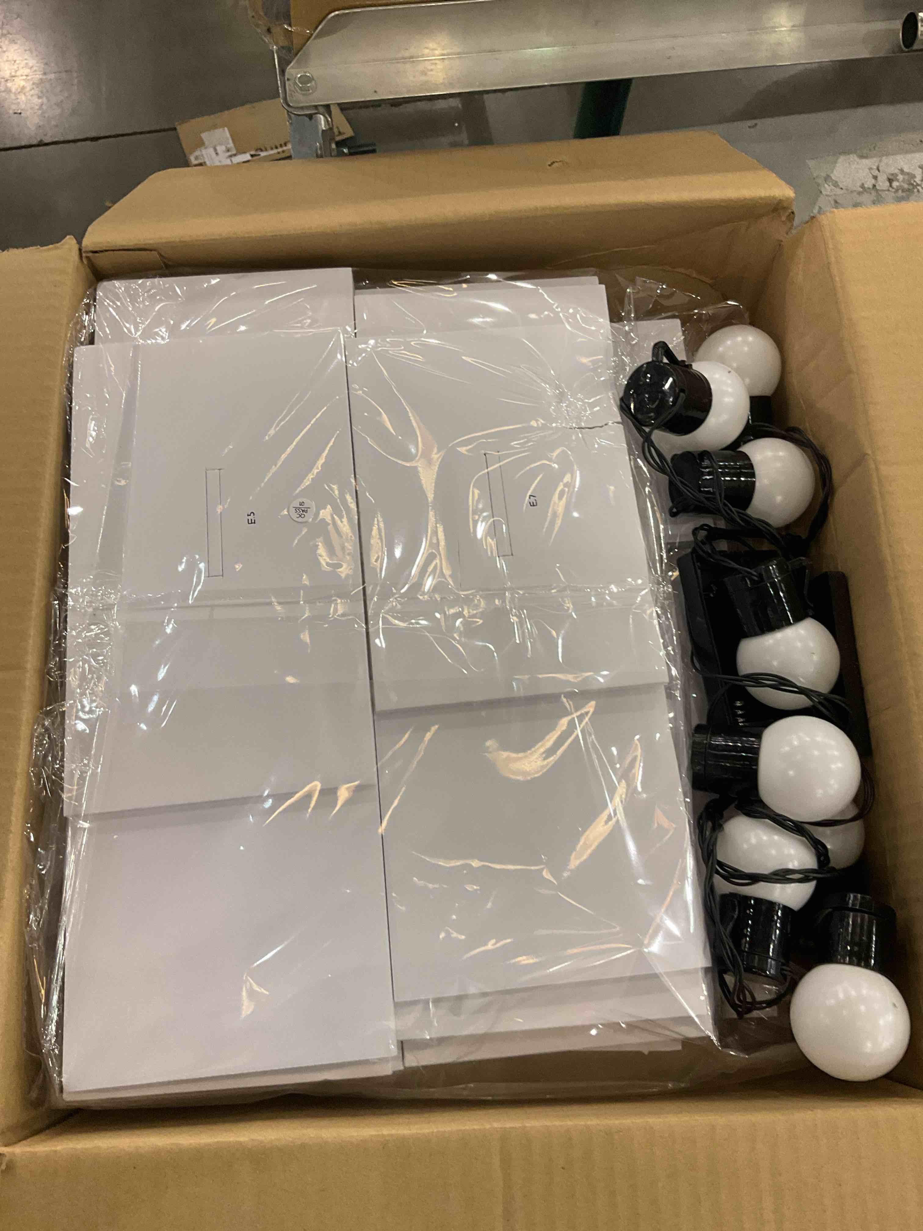 https://s3.amazonaws.com/lotting-images-prod/BargainHunt/EXS01105371_1707321936579.jpeg