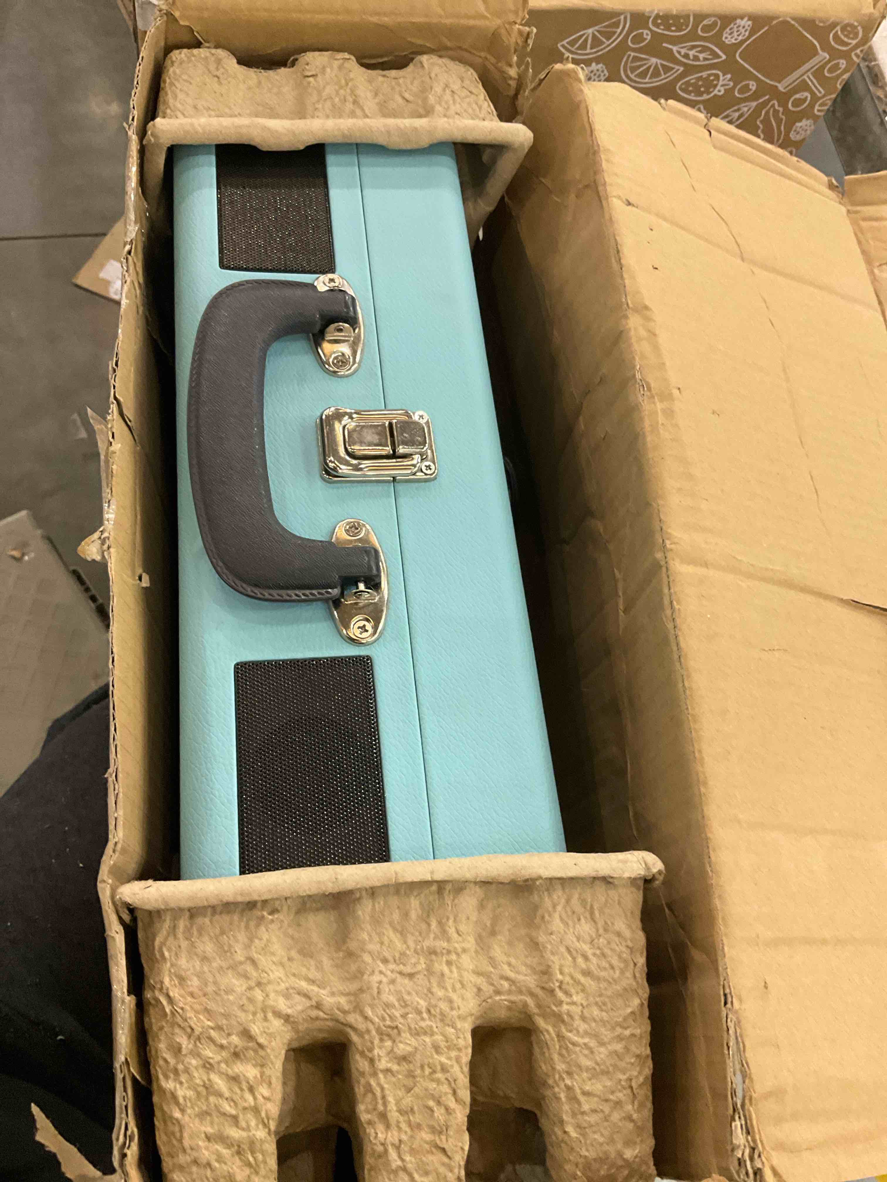 https://s3.amazonaws.com/lotting-images-prod/BargainHunt/EXS01105376_1707322821099.jpeg