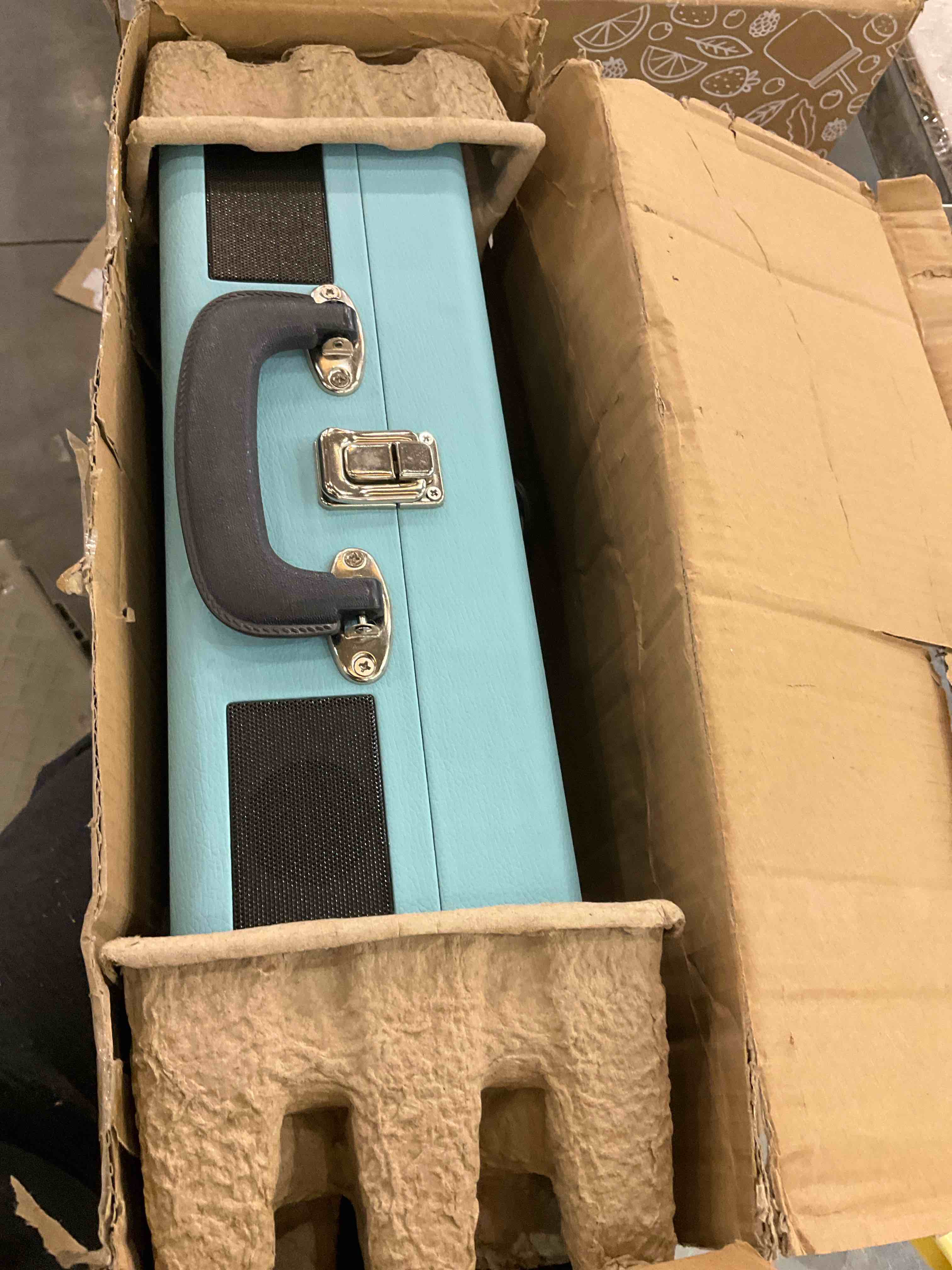 https://s3.amazonaws.com/lotting-images-prod/BargainHunt/EXS01105376_1707322822119.jpeg