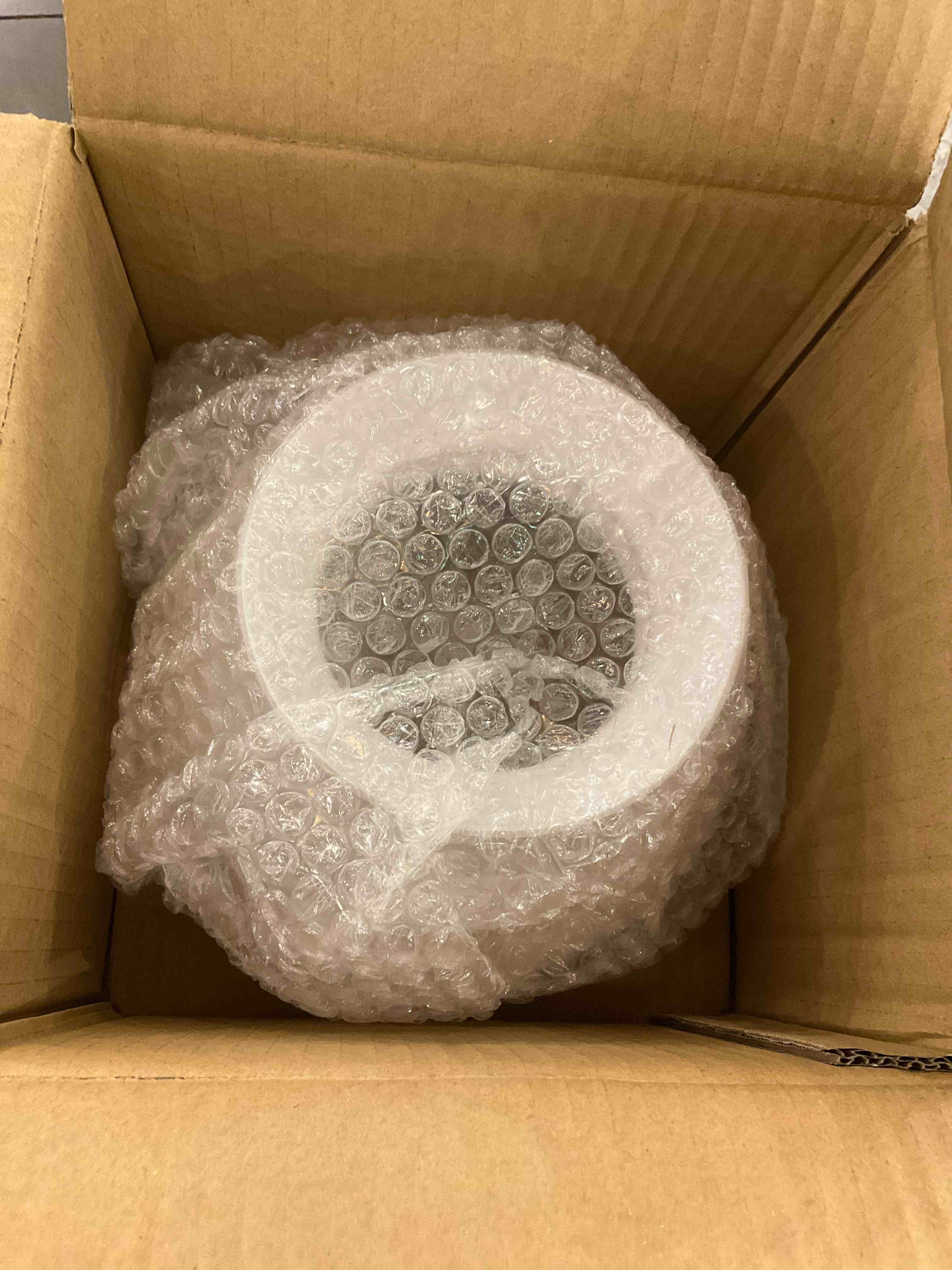 https://s3.amazonaws.com/lotting-images-prod/BargainHunt/EXS01105423_1707331799457.jpeg