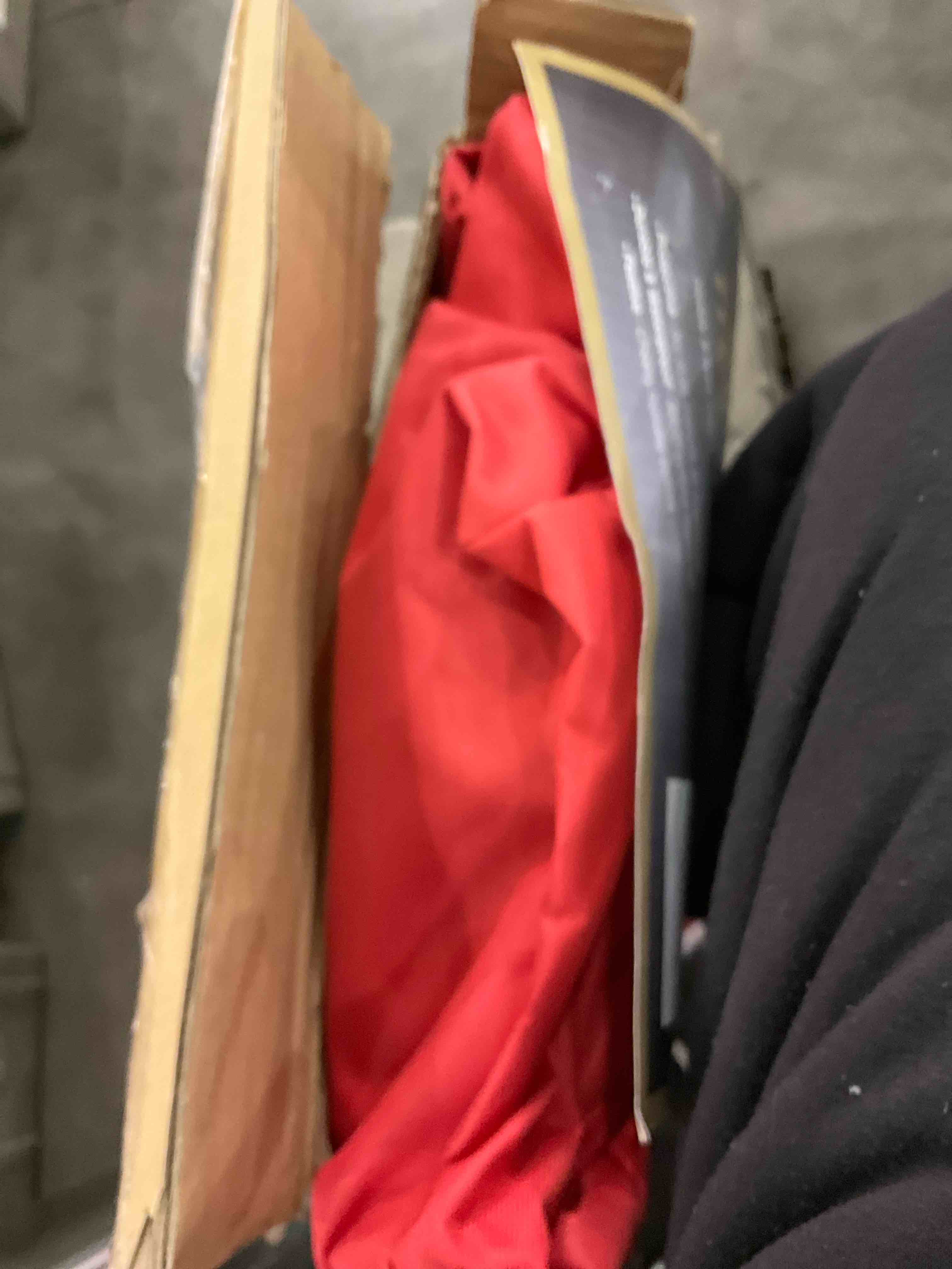 https://s3.amazonaws.com/lotting-images-prod/BargainHunt/EXS01105499_1707400118259.jpeg