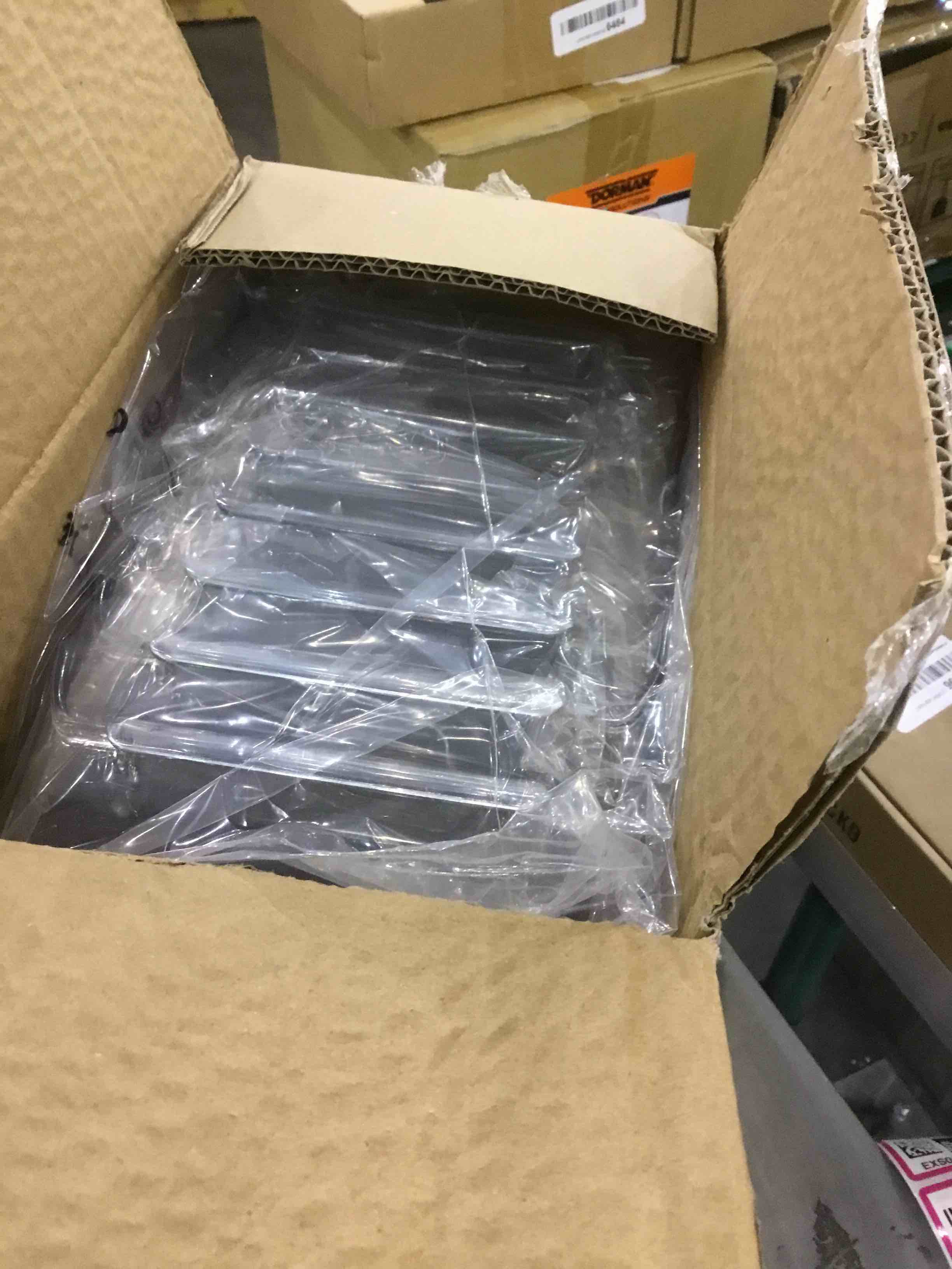 https://s3.amazonaws.com/lotting-images-prod/BargainHunt/EXS01105875_1707308774442.jpeg