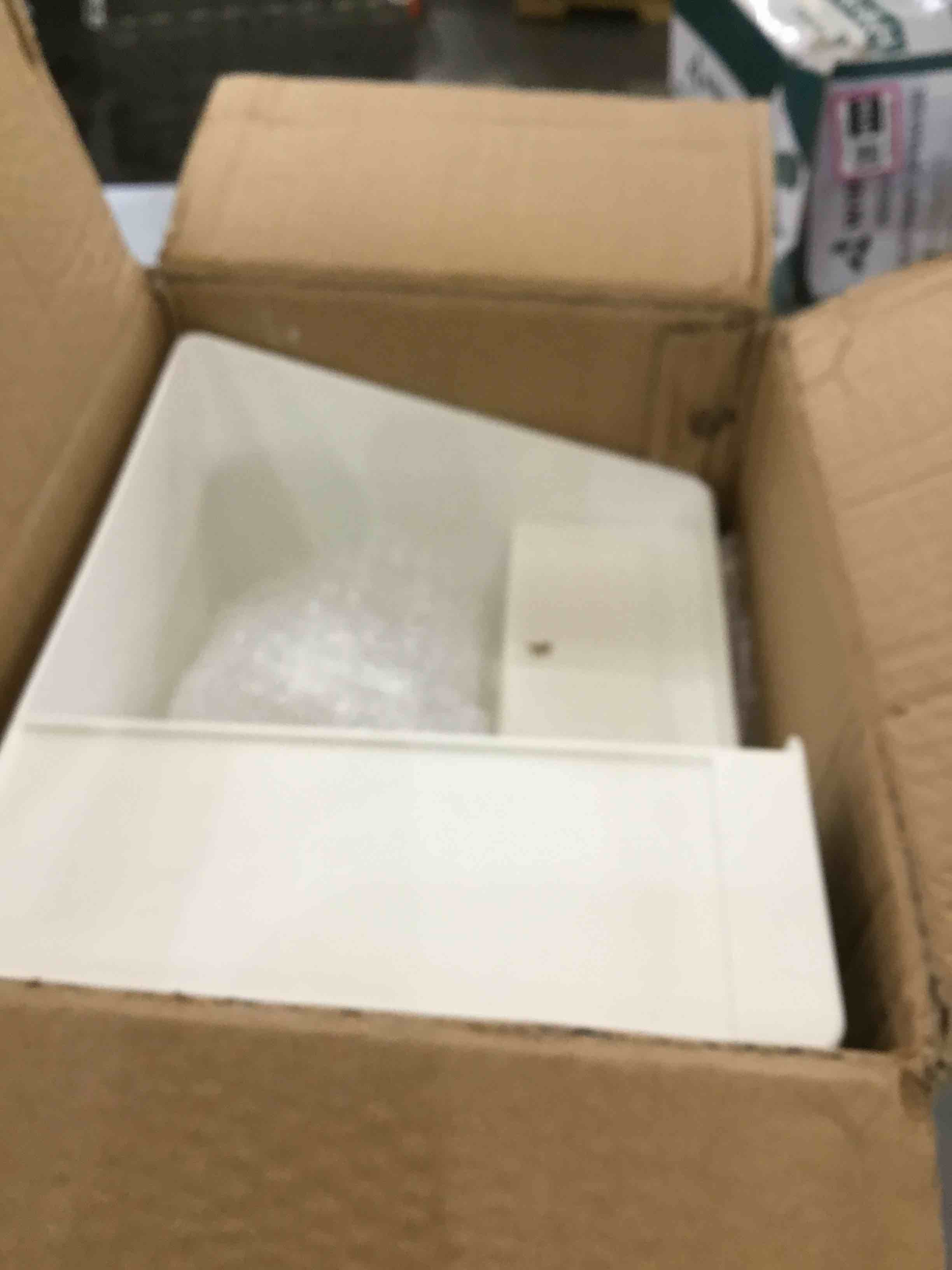 https://s3.amazonaws.com/lotting-images-prod/BargainHunt/EXS01105983_1707328157685.jpeg