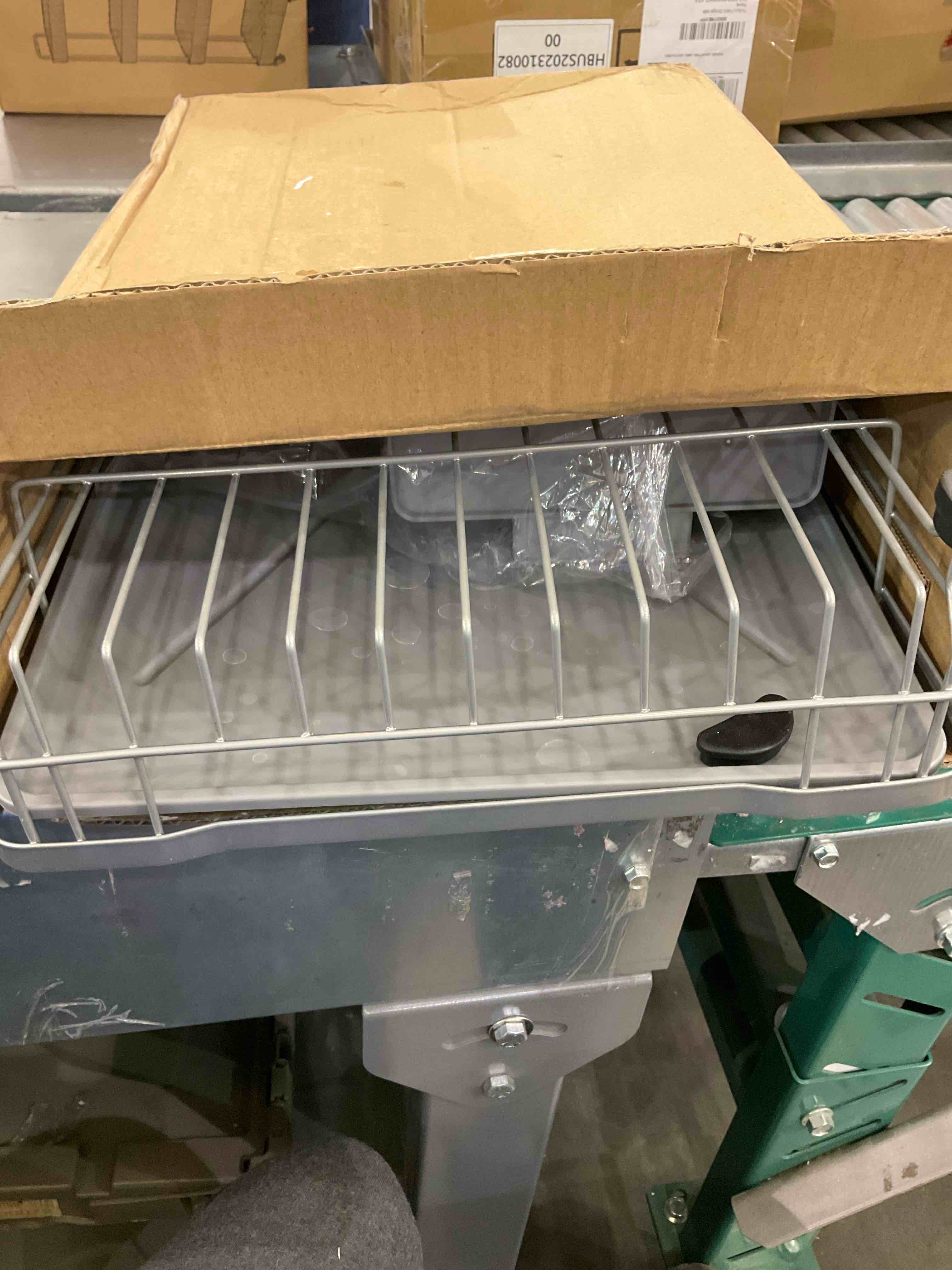 https://s3.amazonaws.com/lotting-images-prod/BargainHunt/EXS01106037_1706810268623.jpeg