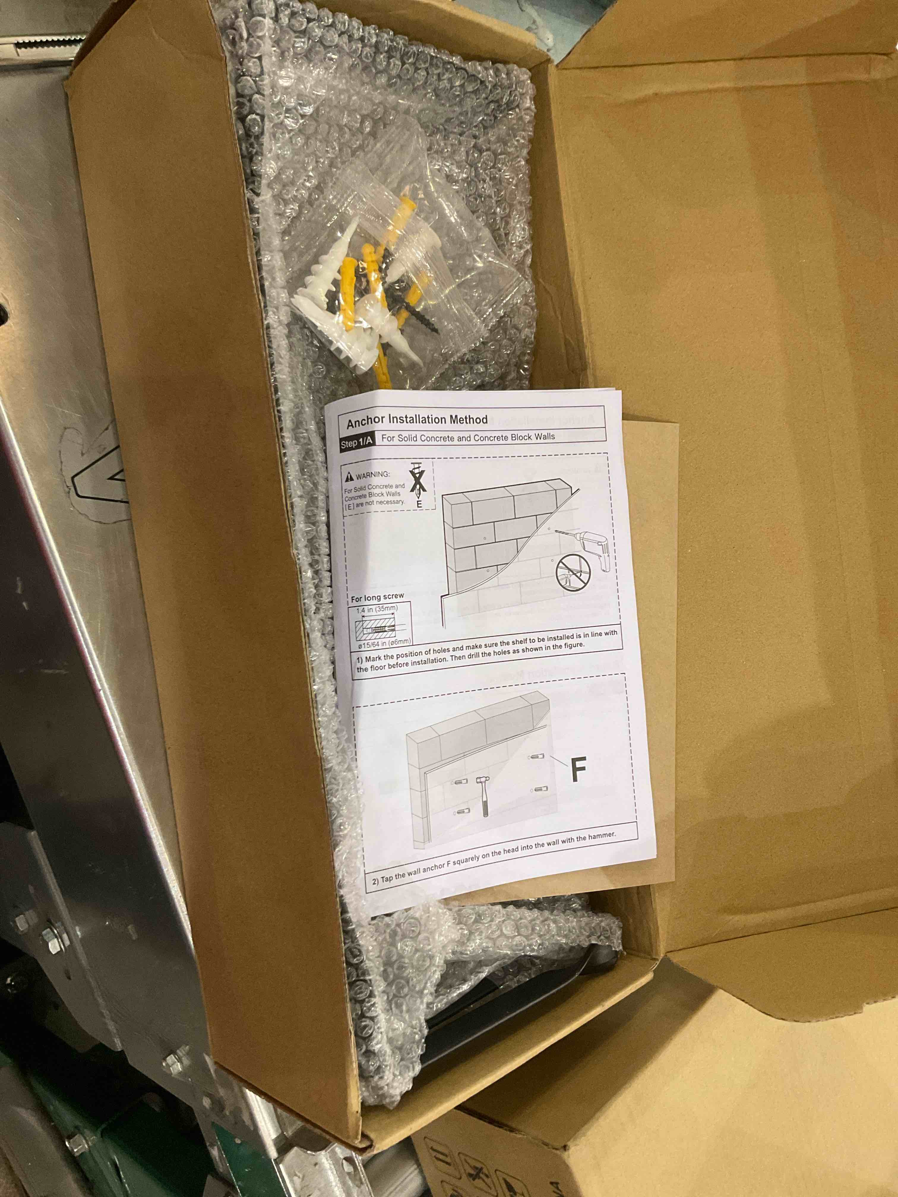 https://s3.amazonaws.com/lotting-images-prod/BargainHunt/EXS01106312_1707231143460.jpeg