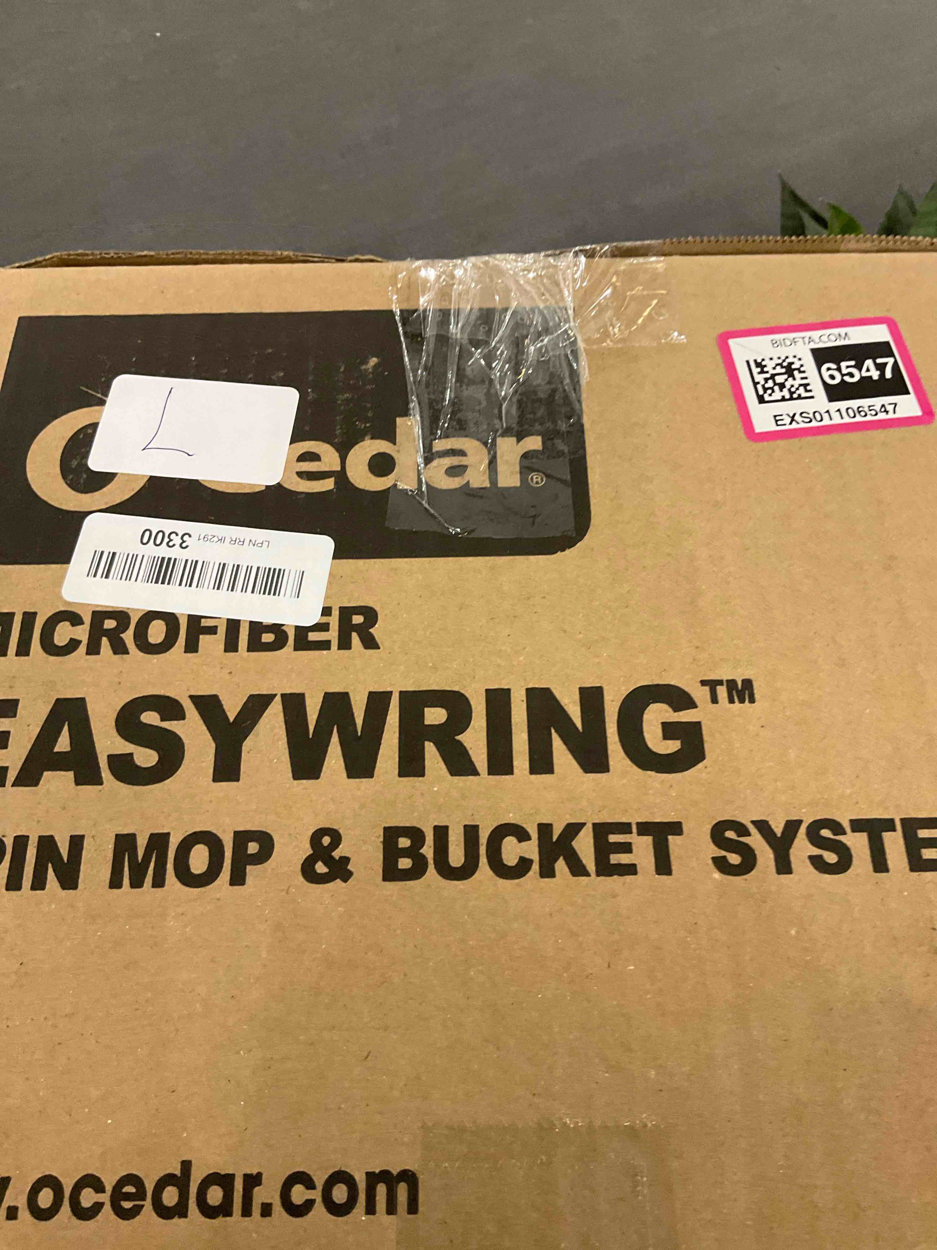 https://s3.amazonaws.com/lotting-images-prod/BargainHunt/EXS01106547_1708026791822.jpeg