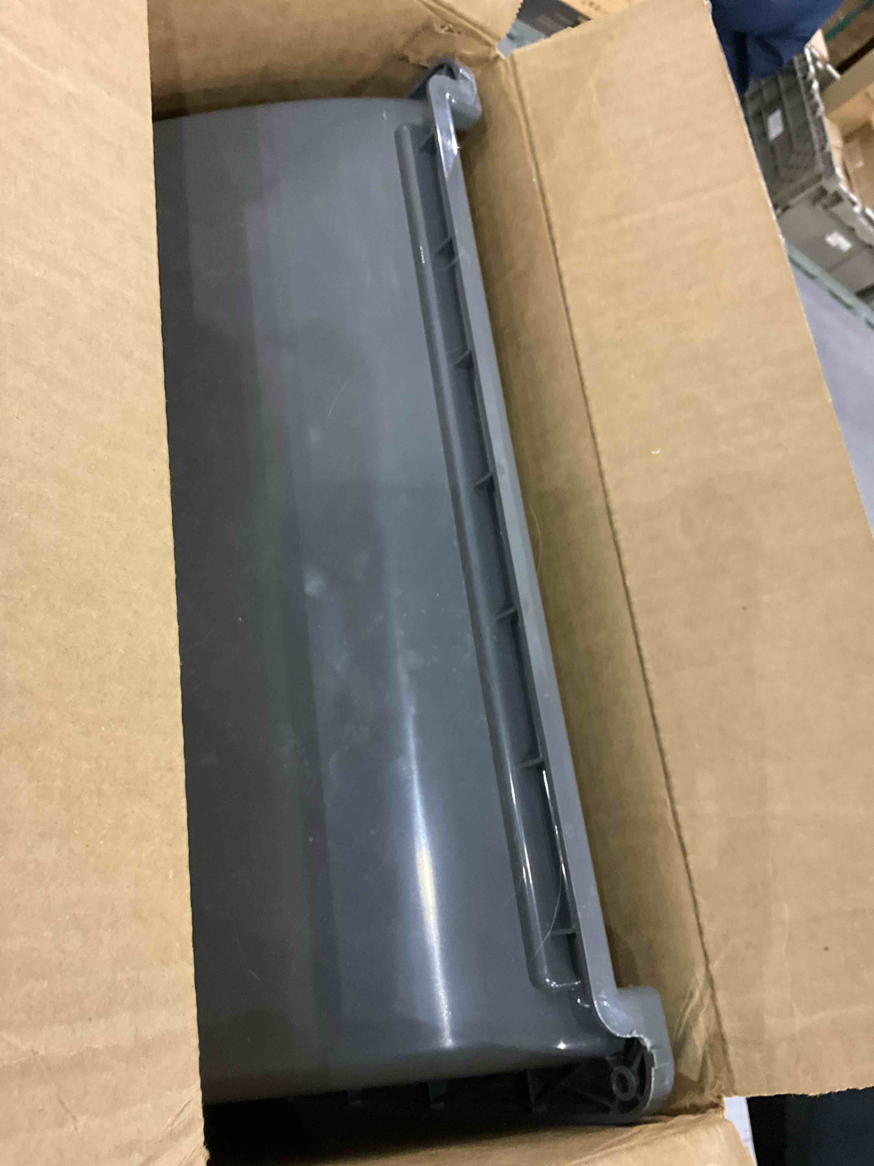 https://s3.amazonaws.com/lotting-images-prod/BargainHunt/EXS01106560_1708088094523.jpeg