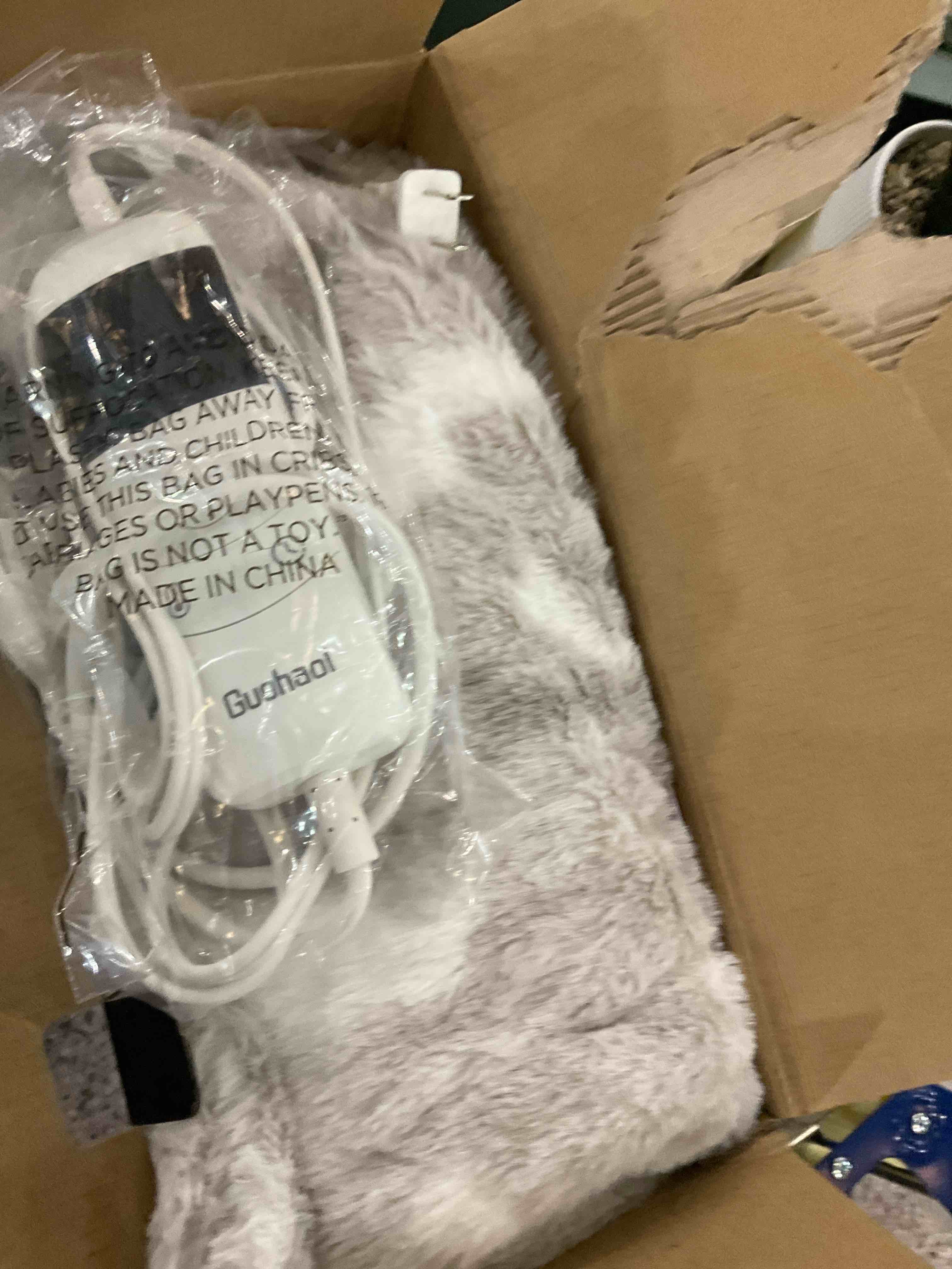 https://s3.amazonaws.com/lotting-images-prod/BargainHunt/EXS01106759_1708372842976.jpeg