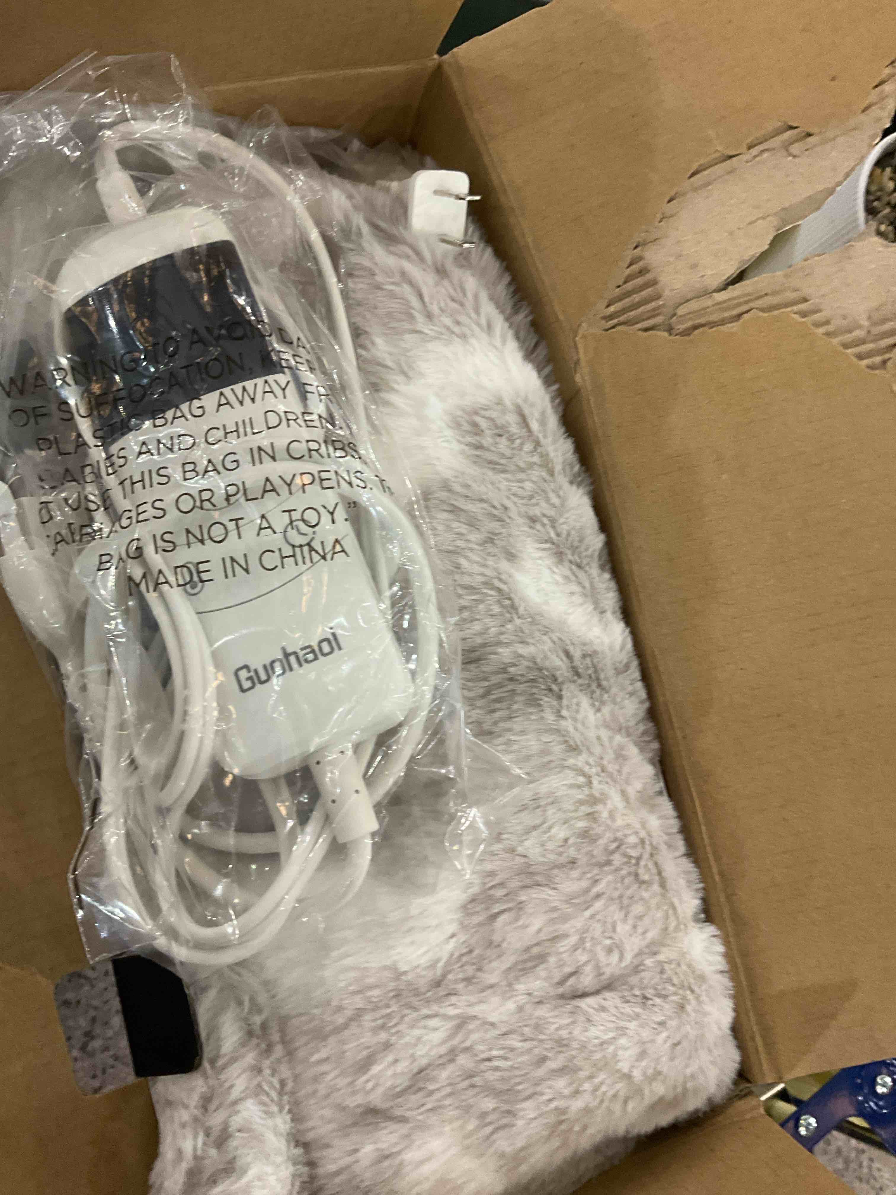 https://s3.amazonaws.com/lotting-images-prod/BargainHunt/EXS01106759_1708372844039.jpeg