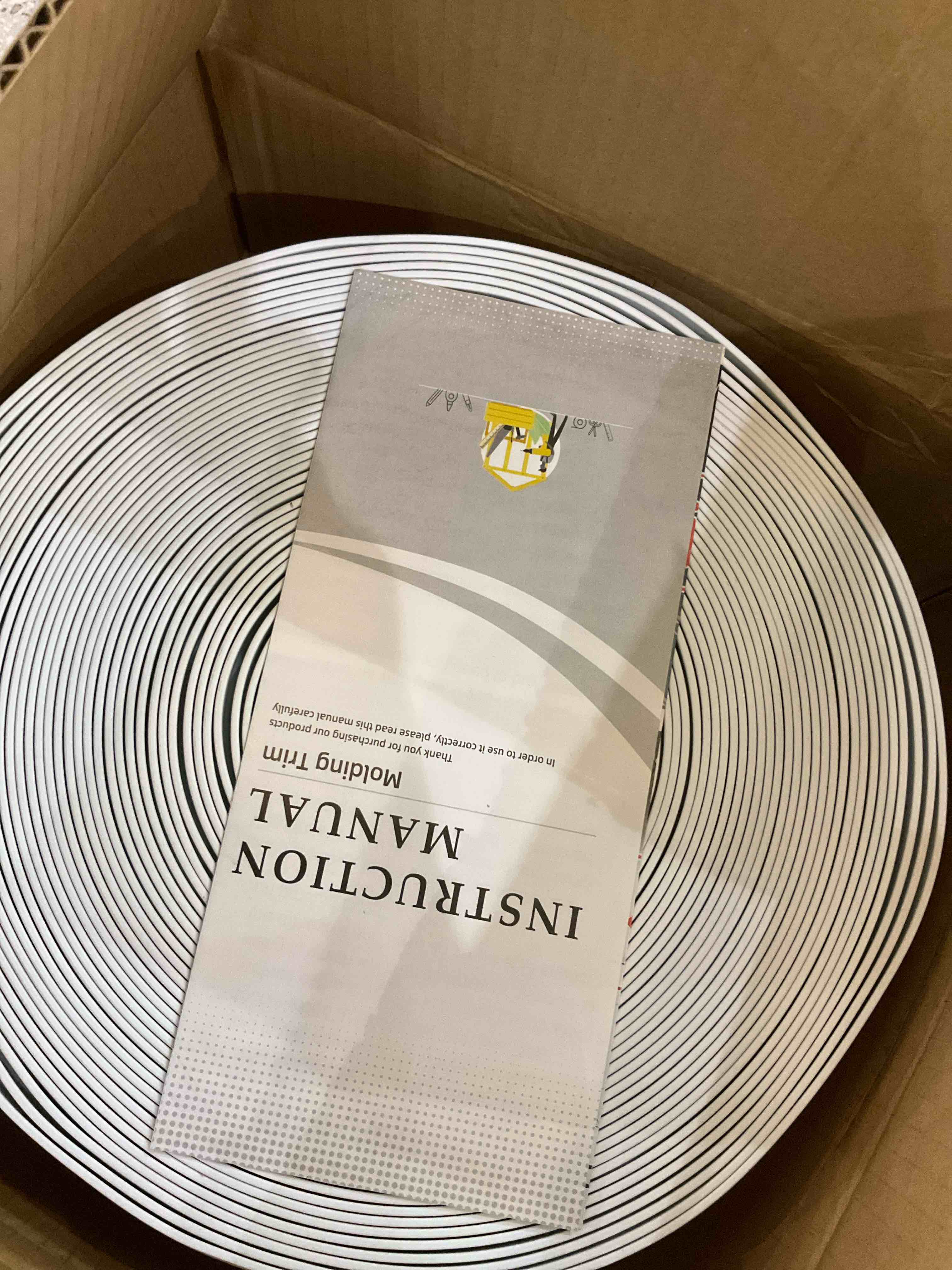 Moleney Flexible Wall Baseboard Molding Trim, 4 inch Self-Adhesive Vinyl Floor Base, Peel and Stick Rubber Base Moulding(White, 60ft)