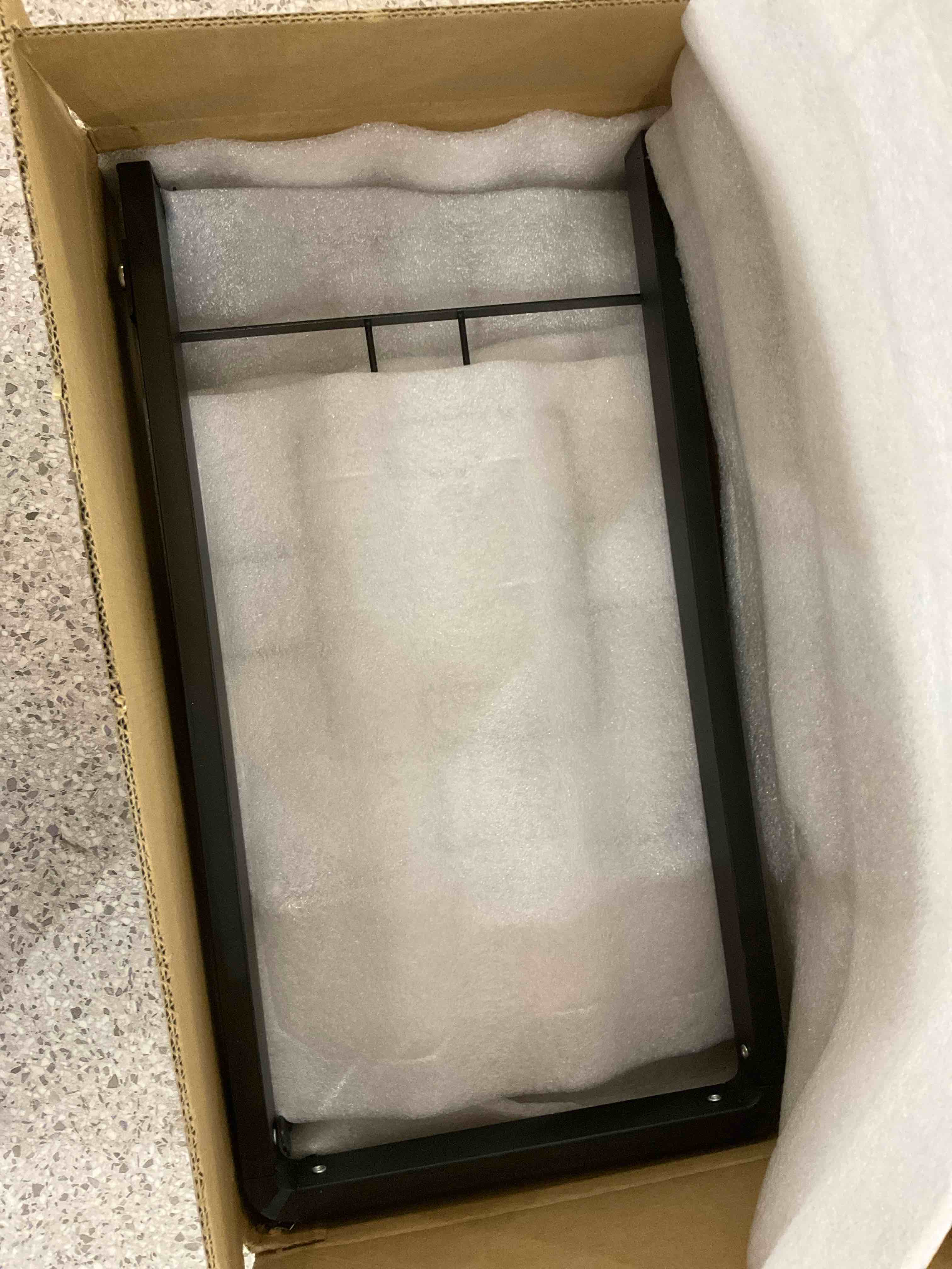 https://s3.amazonaws.com/lotting-images-prod/BargainHunt/EXS01106963_1708544647103.jpeg