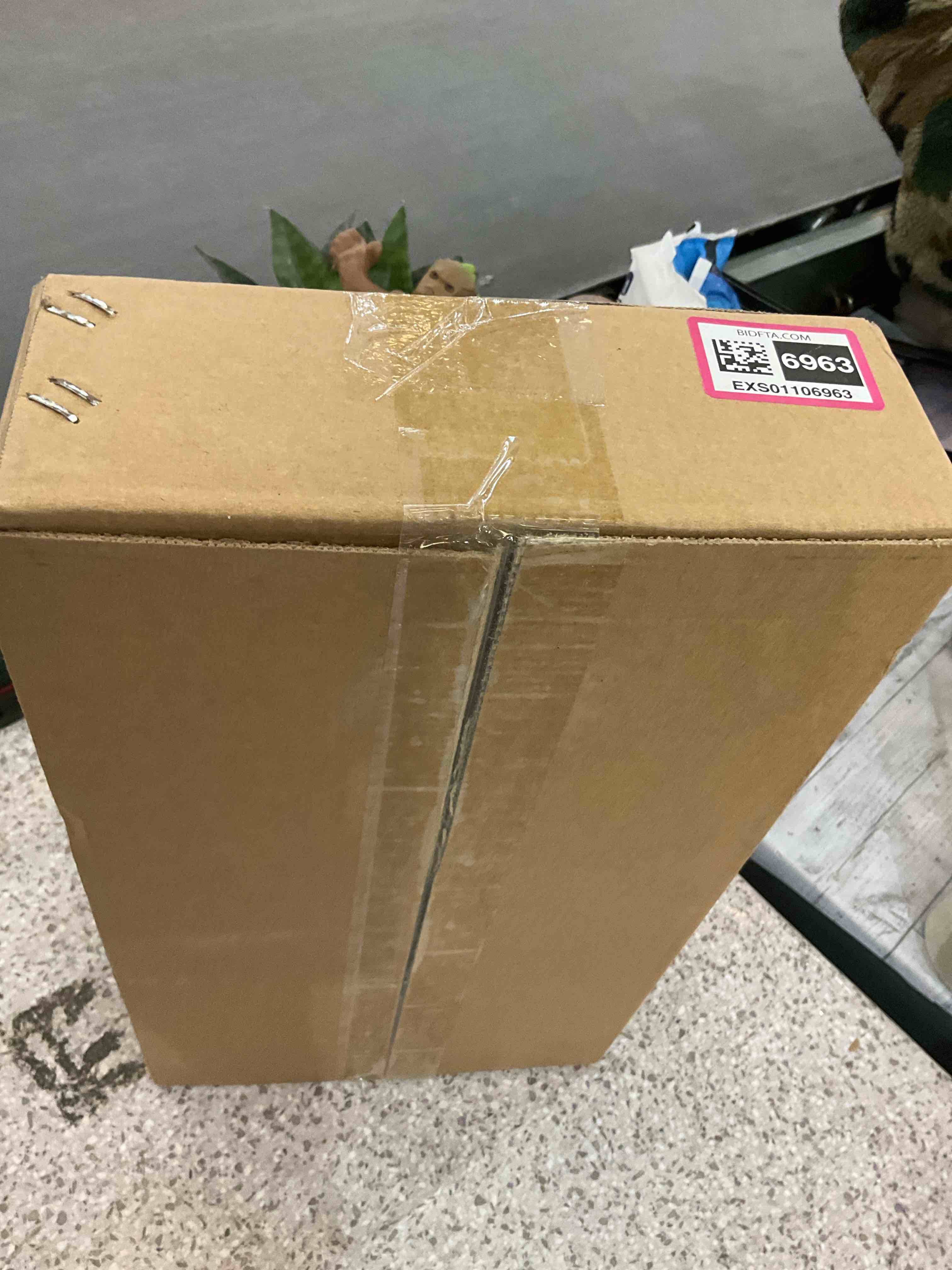 https://s3.amazonaws.com/lotting-images-prod/BargainHunt/EXS01106963_1708544695982.jpeg