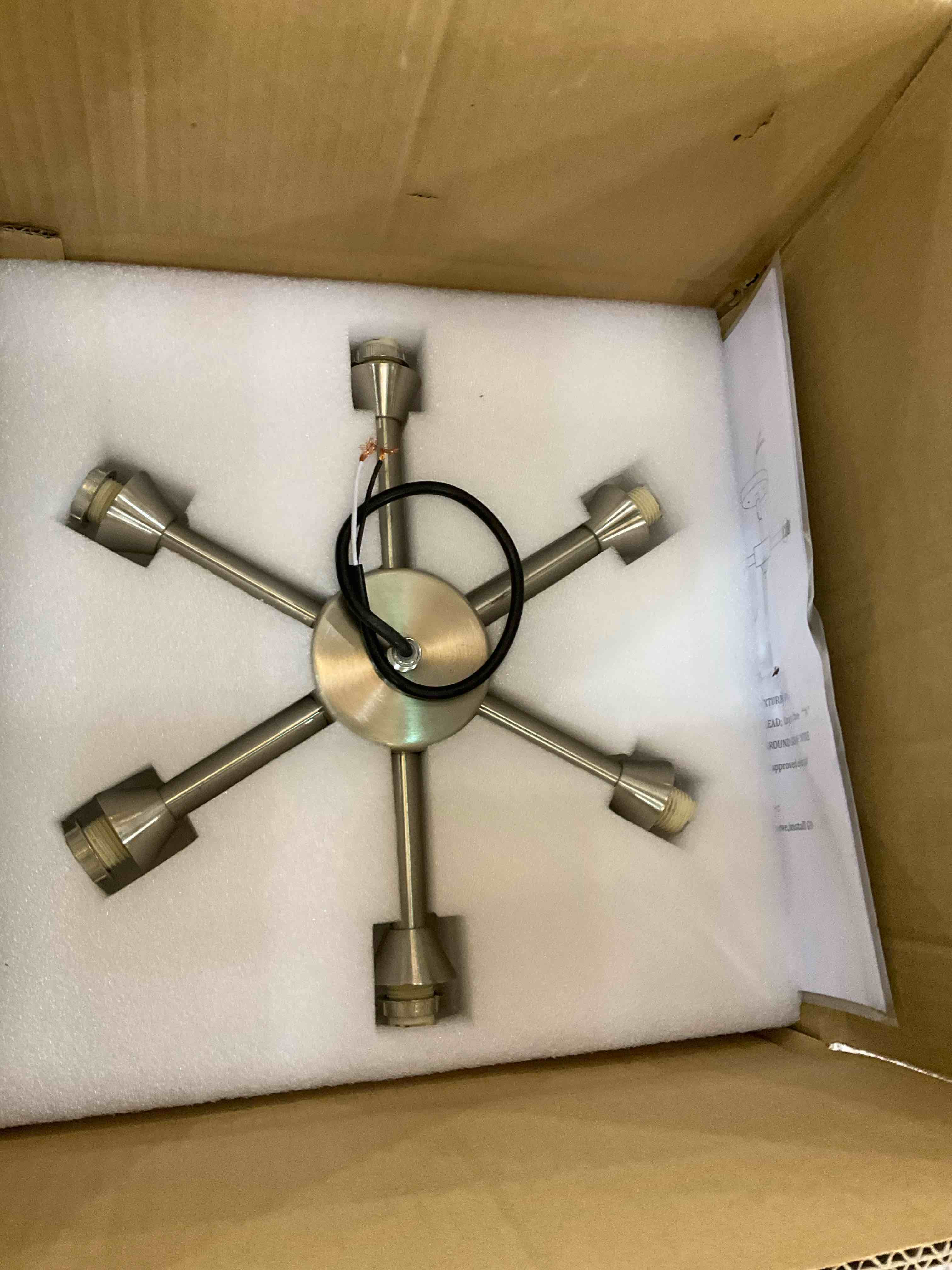 https://s3.amazonaws.com/lotting-images-prod/BargainHunt/EXS01106964_1708545139737.jpeg