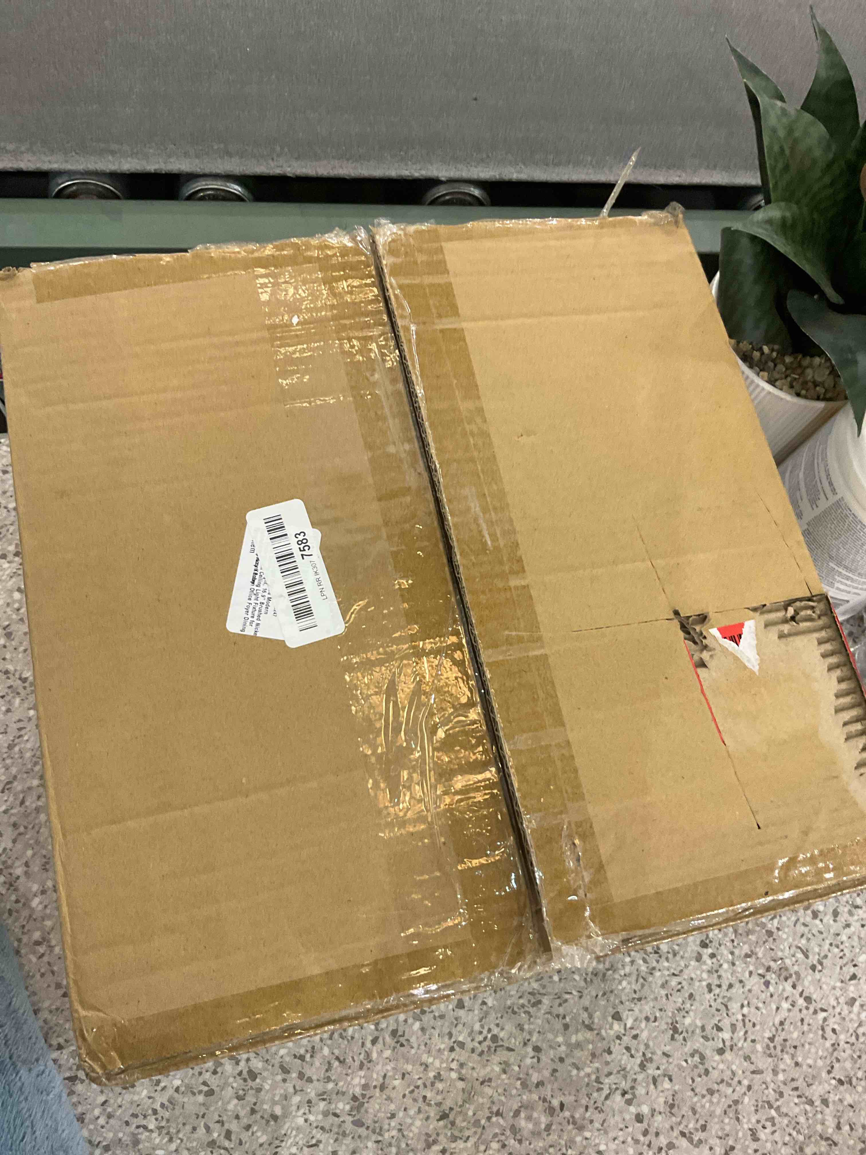 https://s3.amazonaws.com/lotting-images-prod/BargainHunt/EXS01106964_1708545469921.jpeg