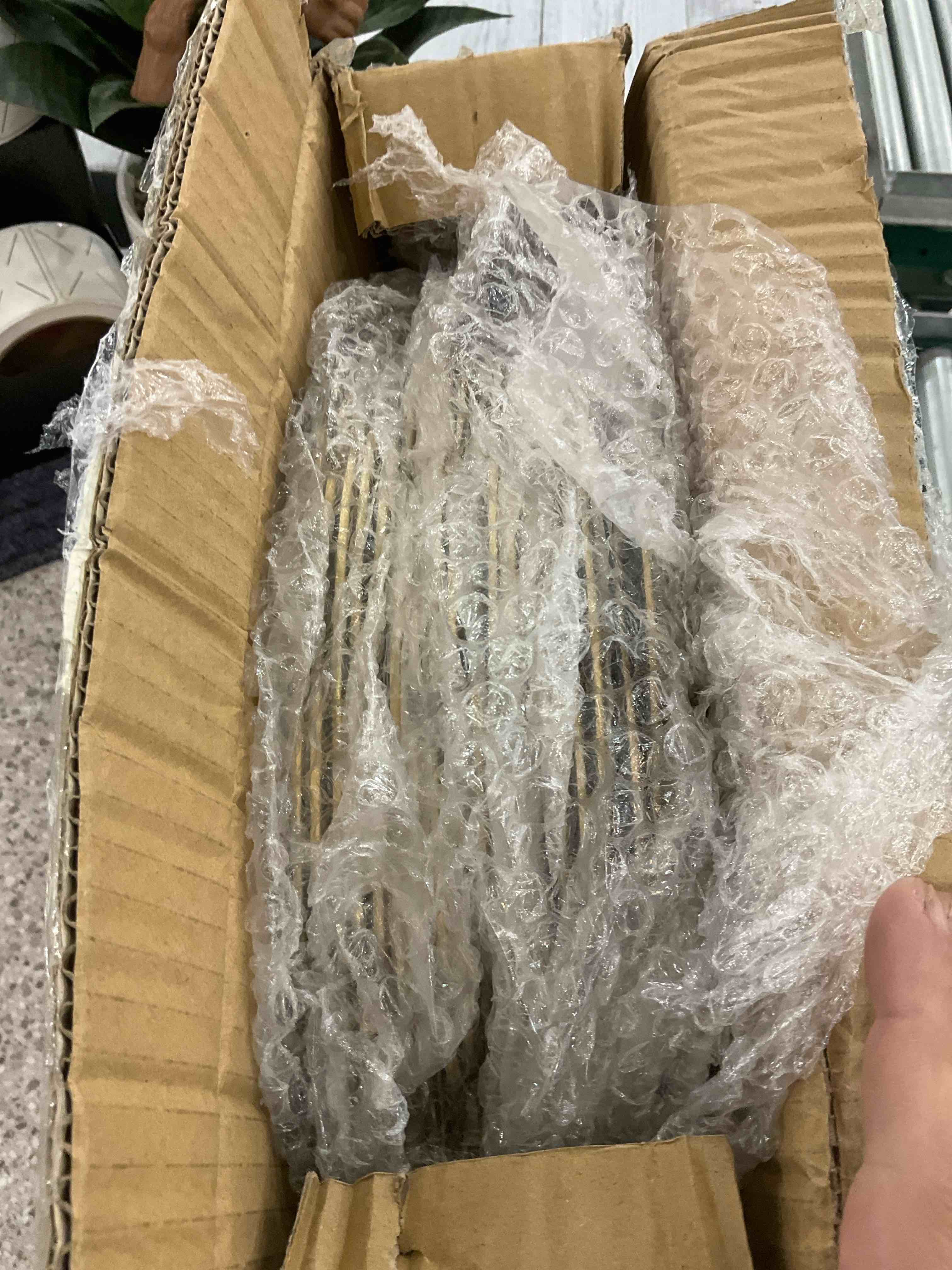https://s3.amazonaws.com/lotting-images-prod/BargainHunt/EXS01107234_1707328901936.jpeg
