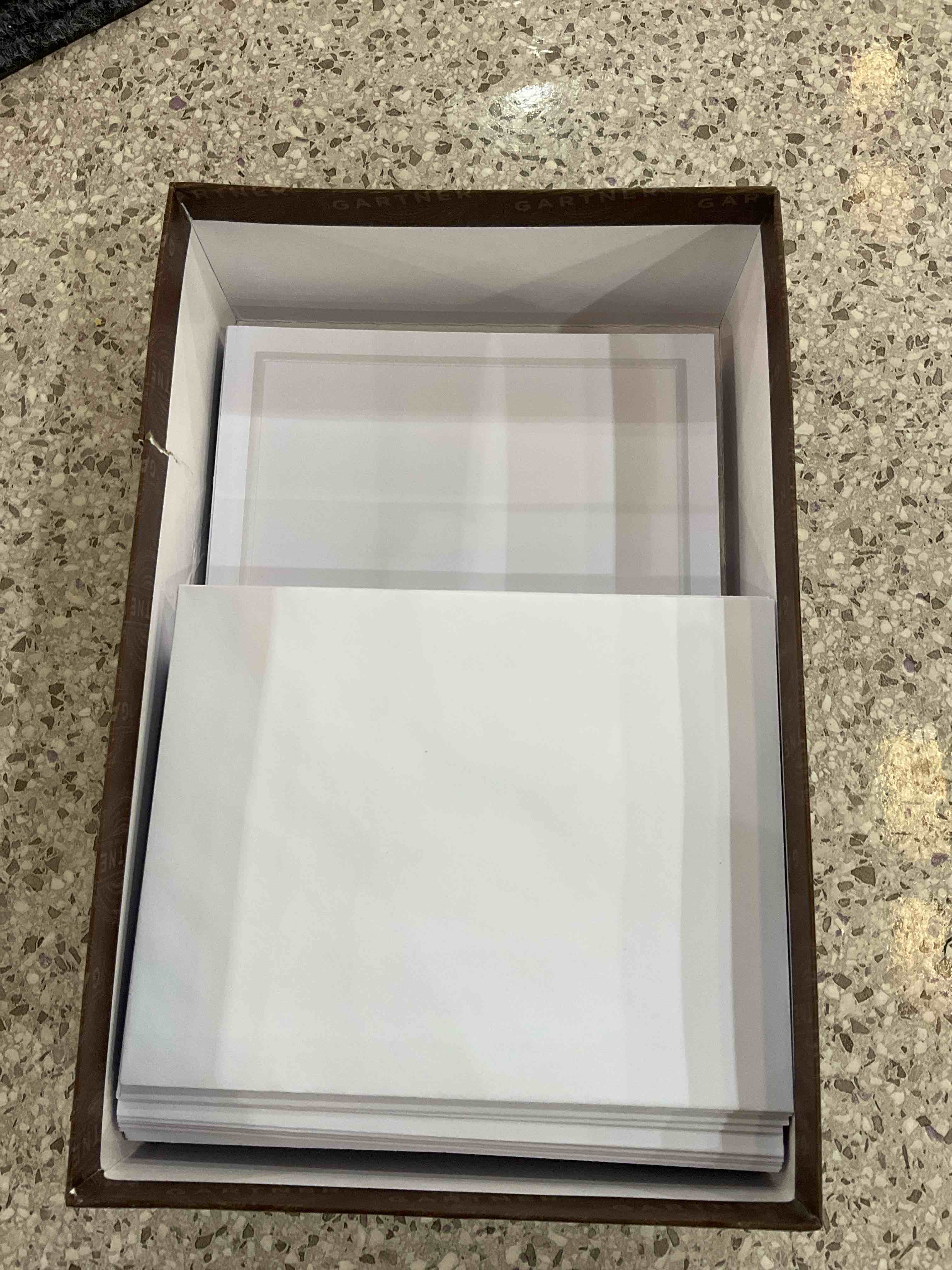 https://s3.amazonaws.com/lotting-images-prod/BargainHunt/EXS01107237_1707329401132.jpeg