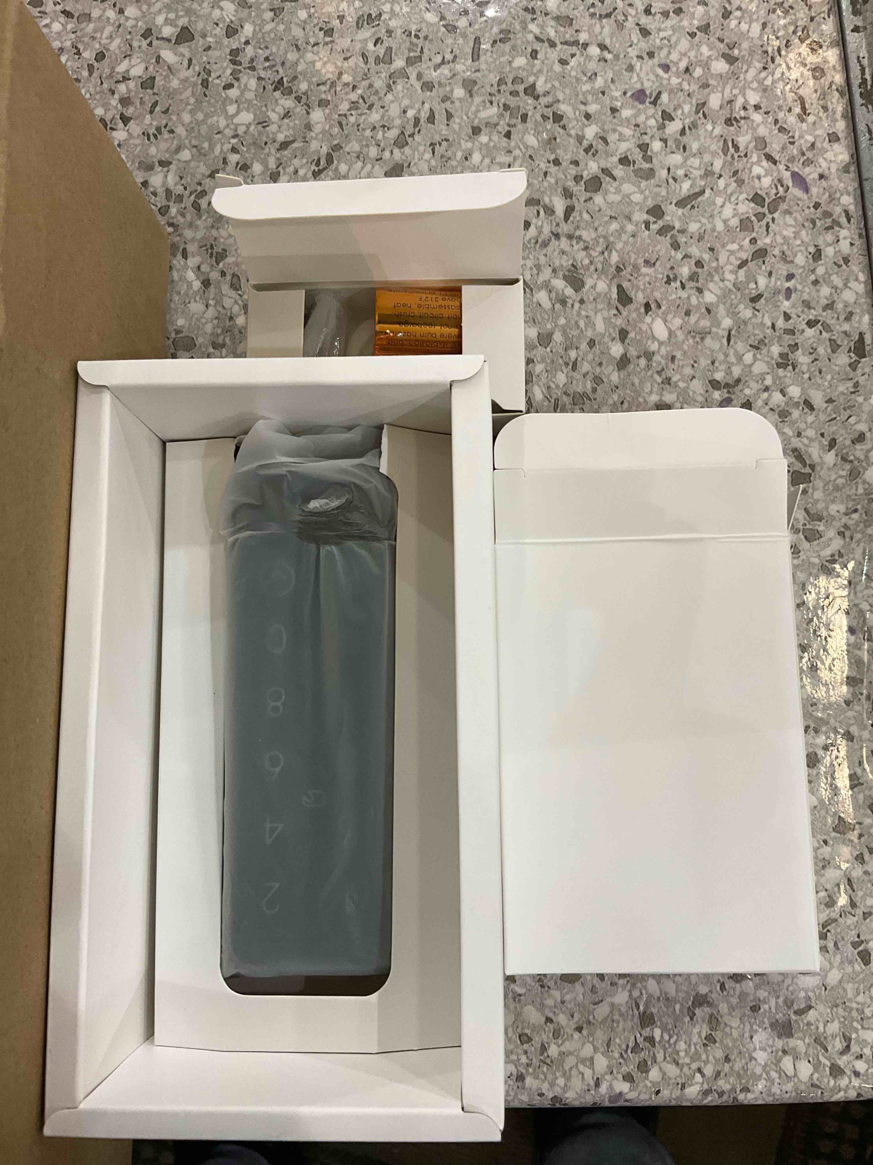 https://s3.amazonaws.com/lotting-images-prod/BargainHunt/EXS01107258_1707333989540.jpeg