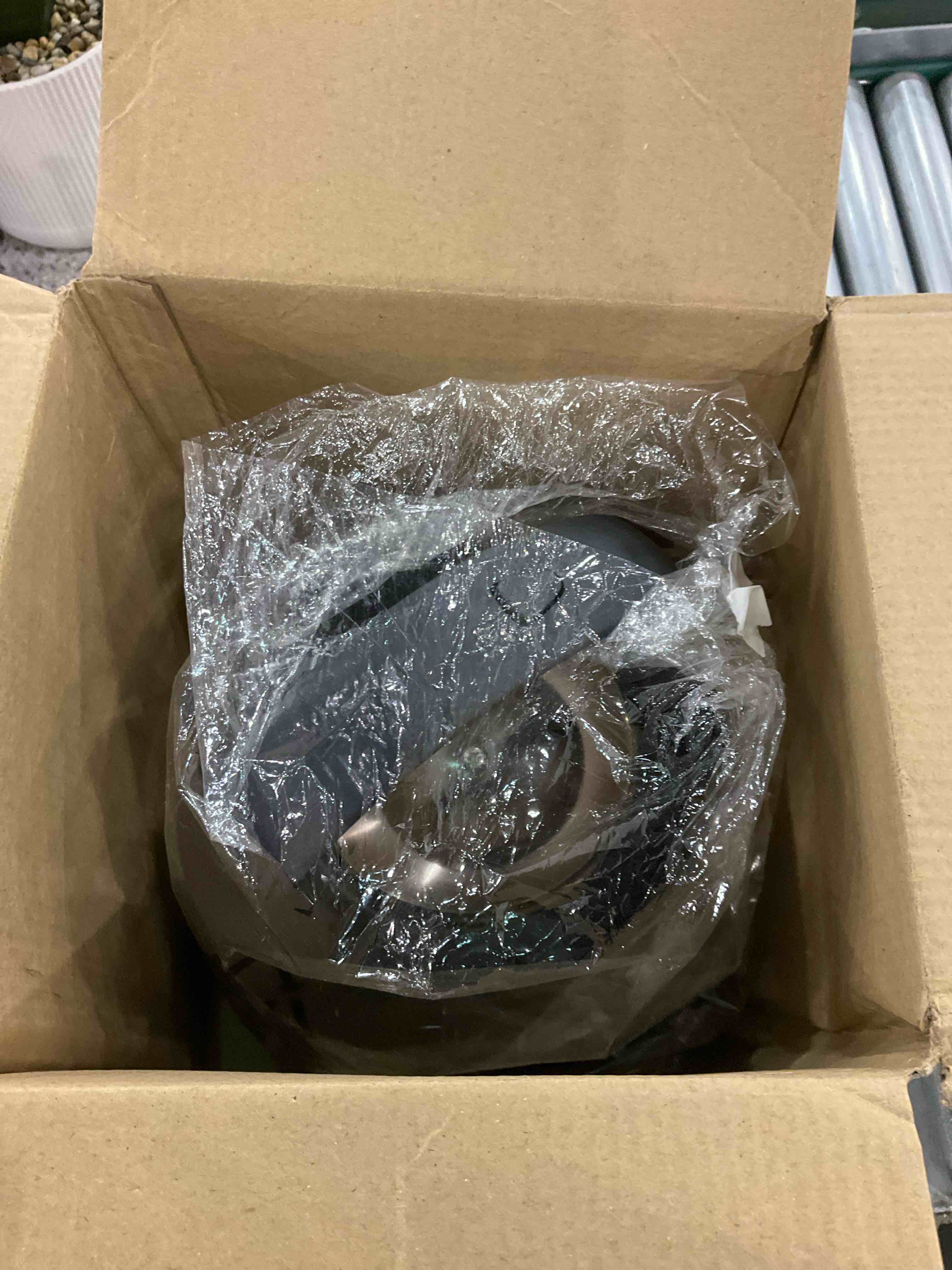 https://s3.amazonaws.com/lotting-images-prod/BargainHunt/EXS01107284_1707397132916.jpeg