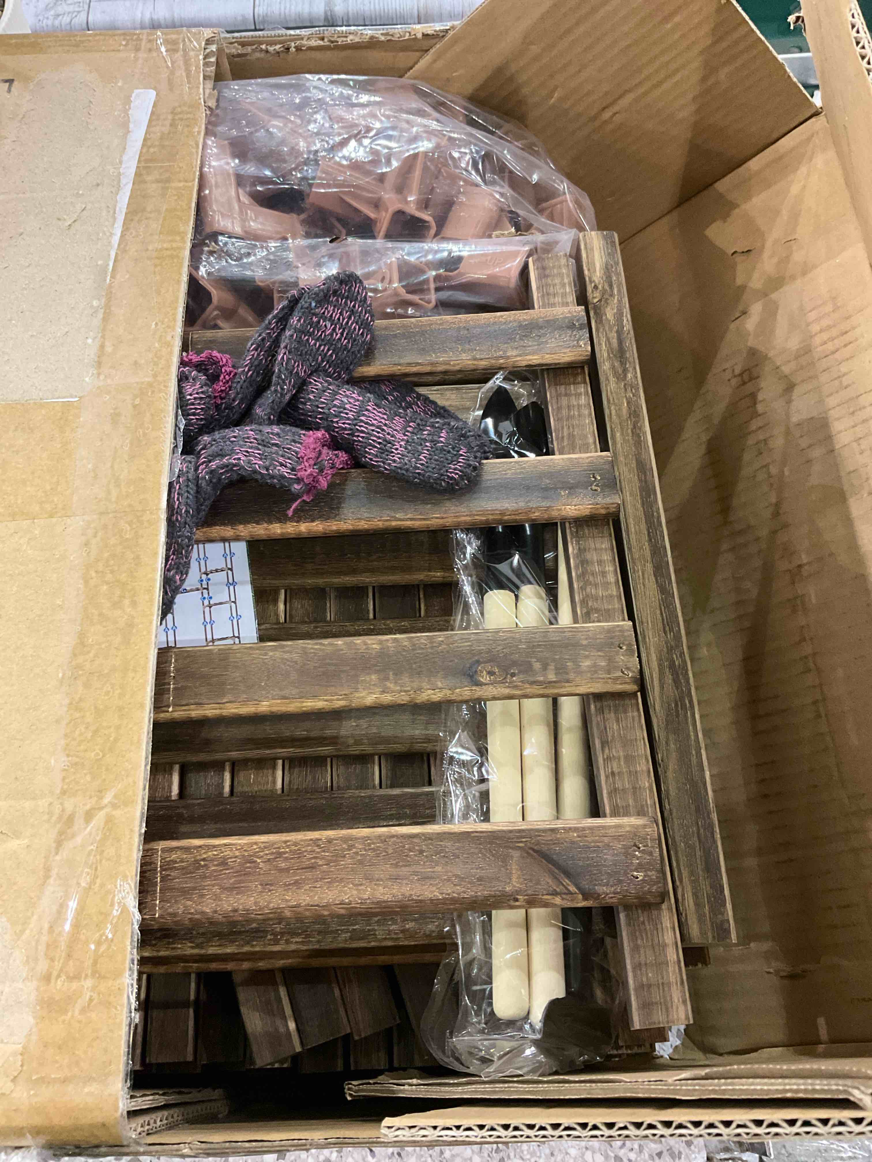 https://s3.amazonaws.com/lotting-images-prod/BargainHunt/EXS01107299_1707399502588.jpeg