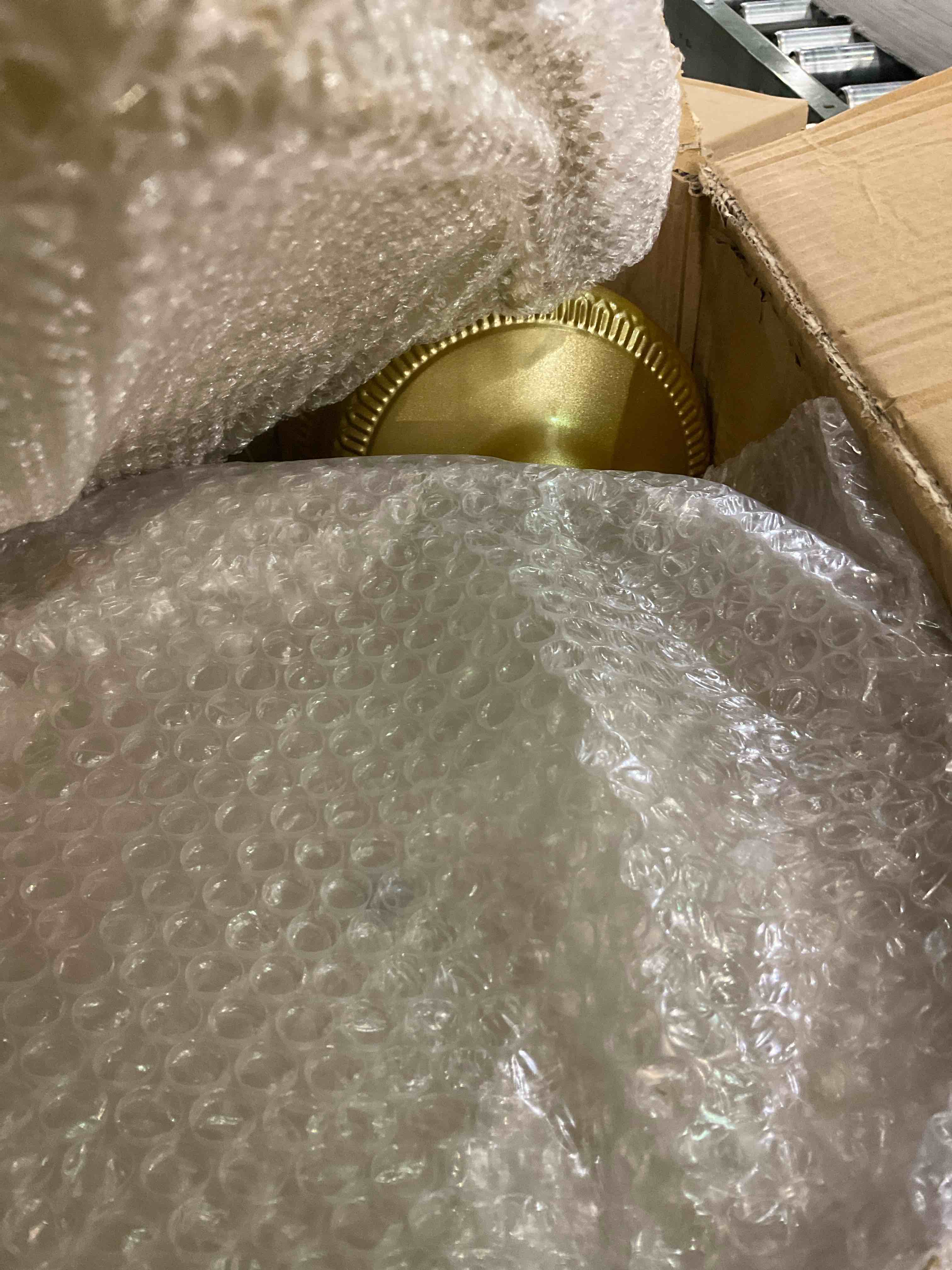 https://s3.amazonaws.com/lotting-images-prod/BargainHunt/EXS01107665_1708518961223.jpeg