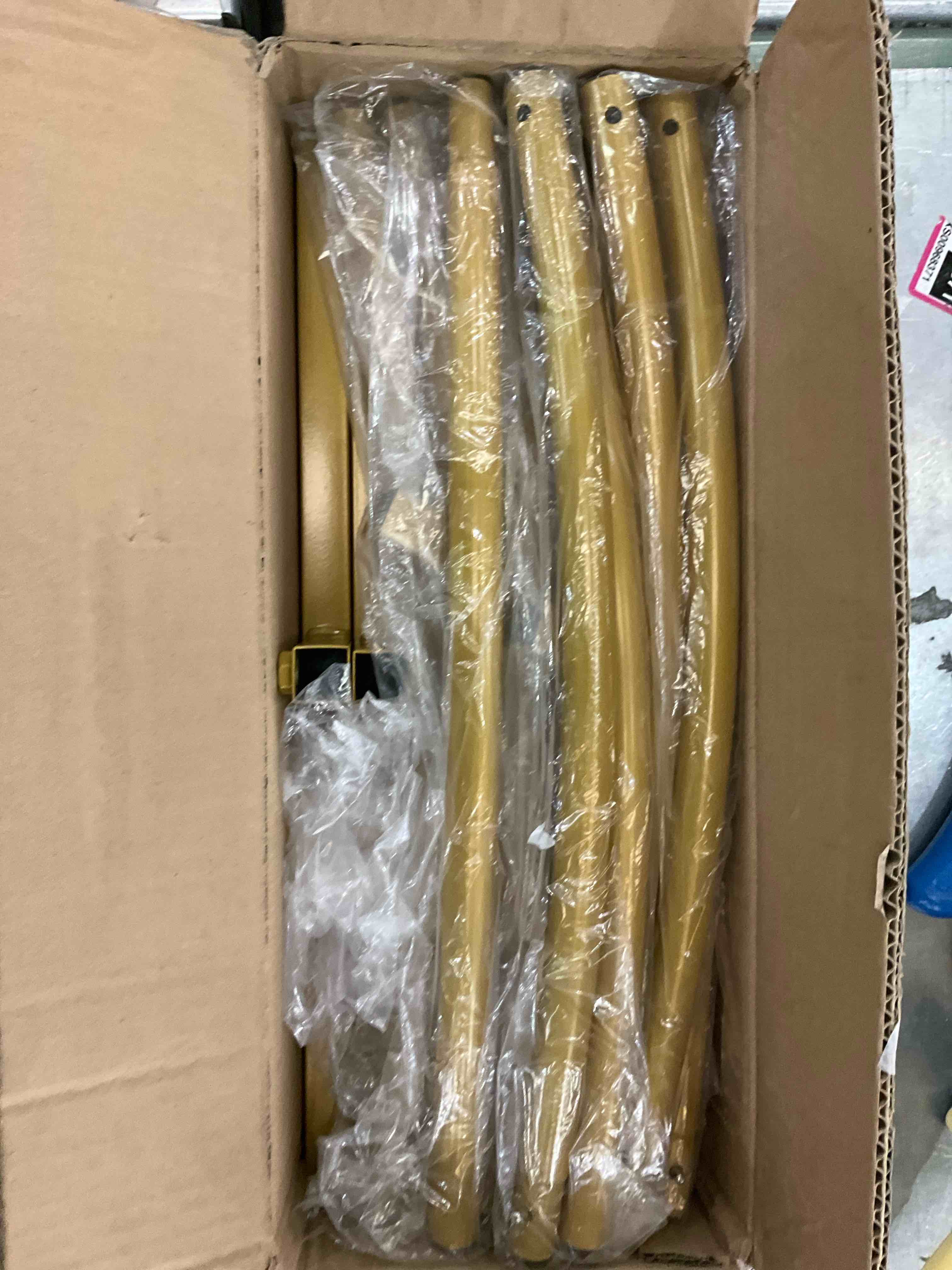 https://s3.amazonaws.com/lotting-images-prod/BargainHunt/EXS01108871_1706640438519.jpeg