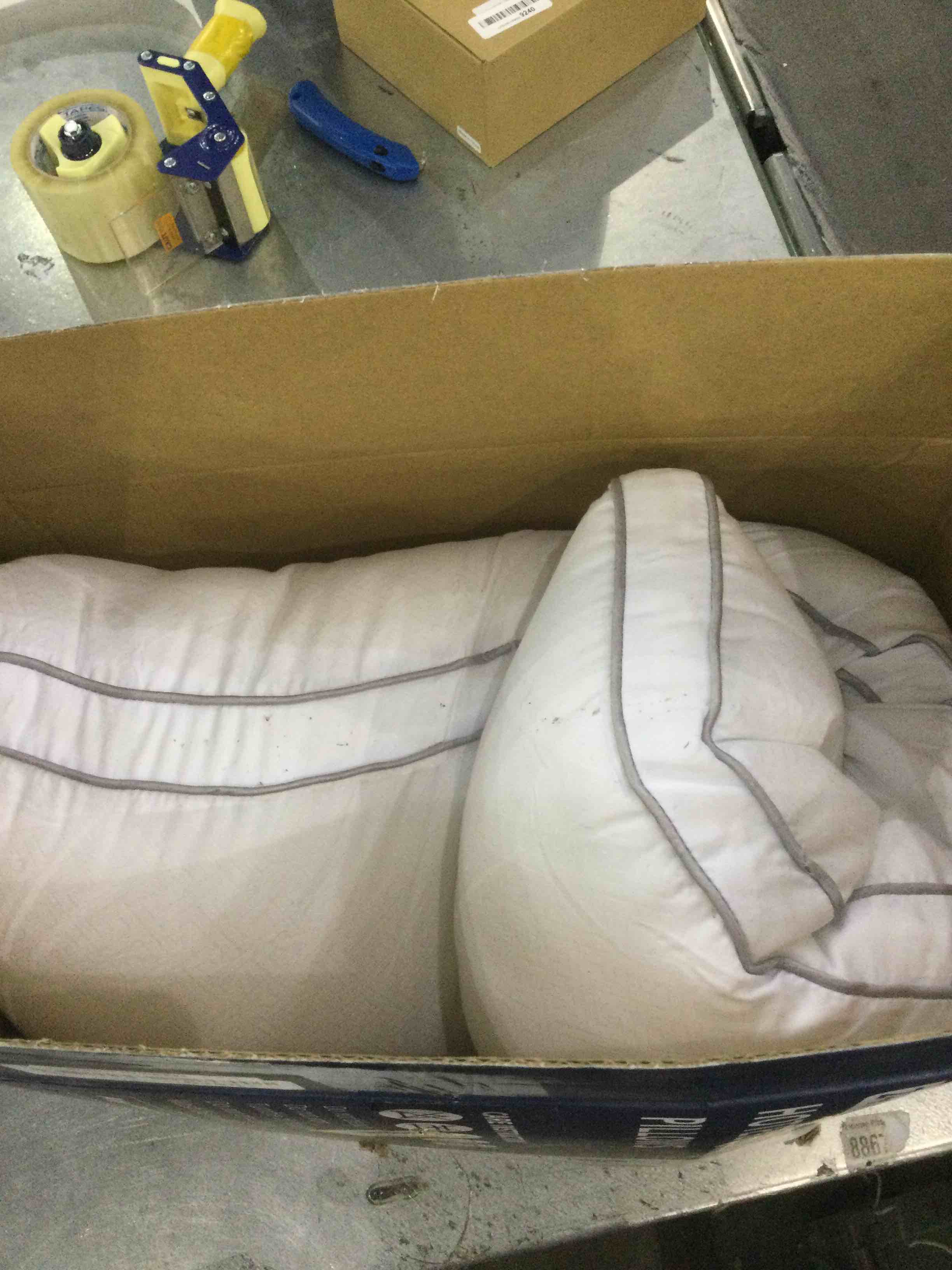 https://s3.amazonaws.com/lotting-images-prod/BargainHunt/EXS01109176_1706705056180.jpeg