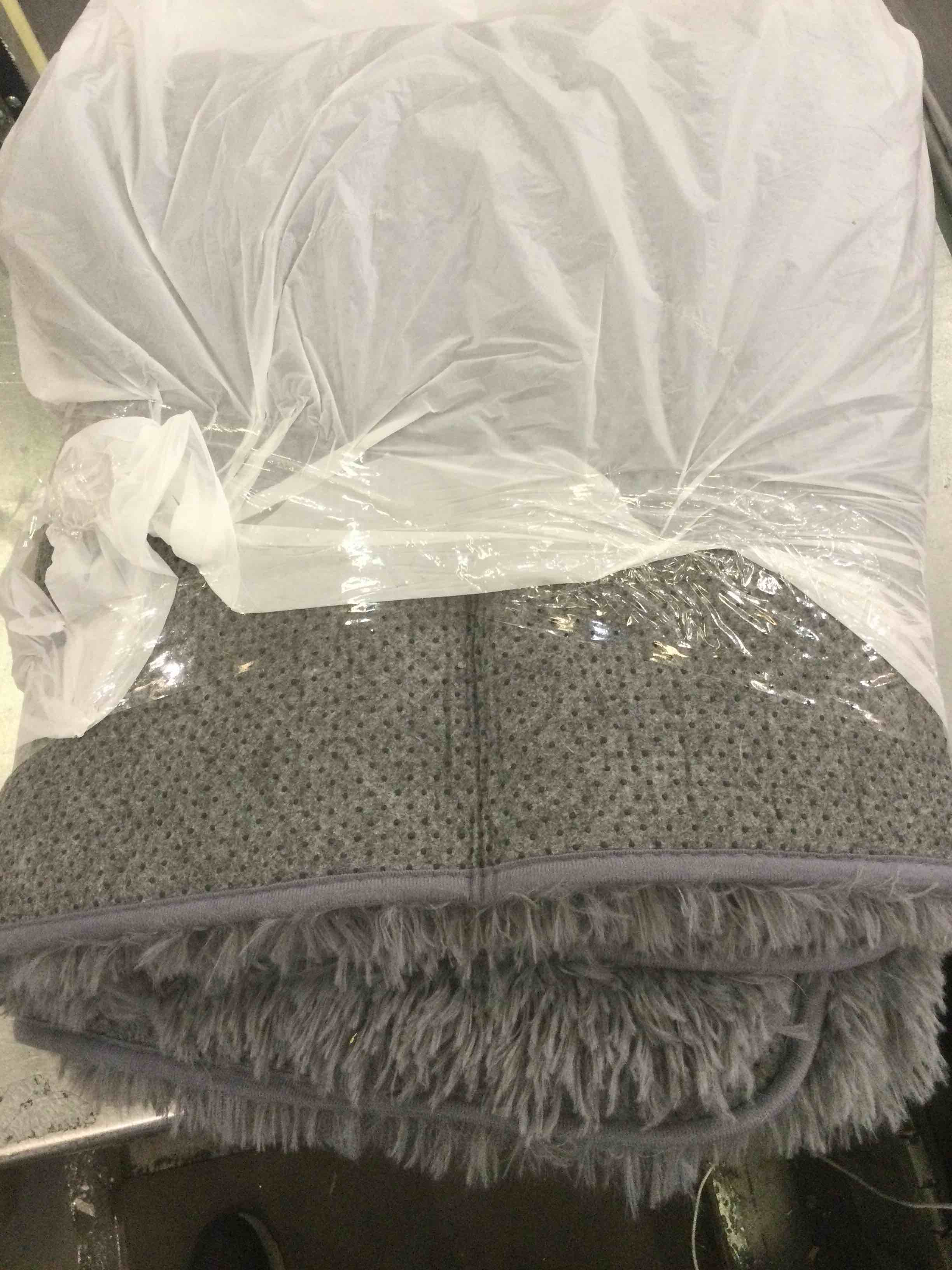https://s3.amazonaws.com/lotting-images-prod/BargainHunt/EXS01109486_1706806100755.jpeg
