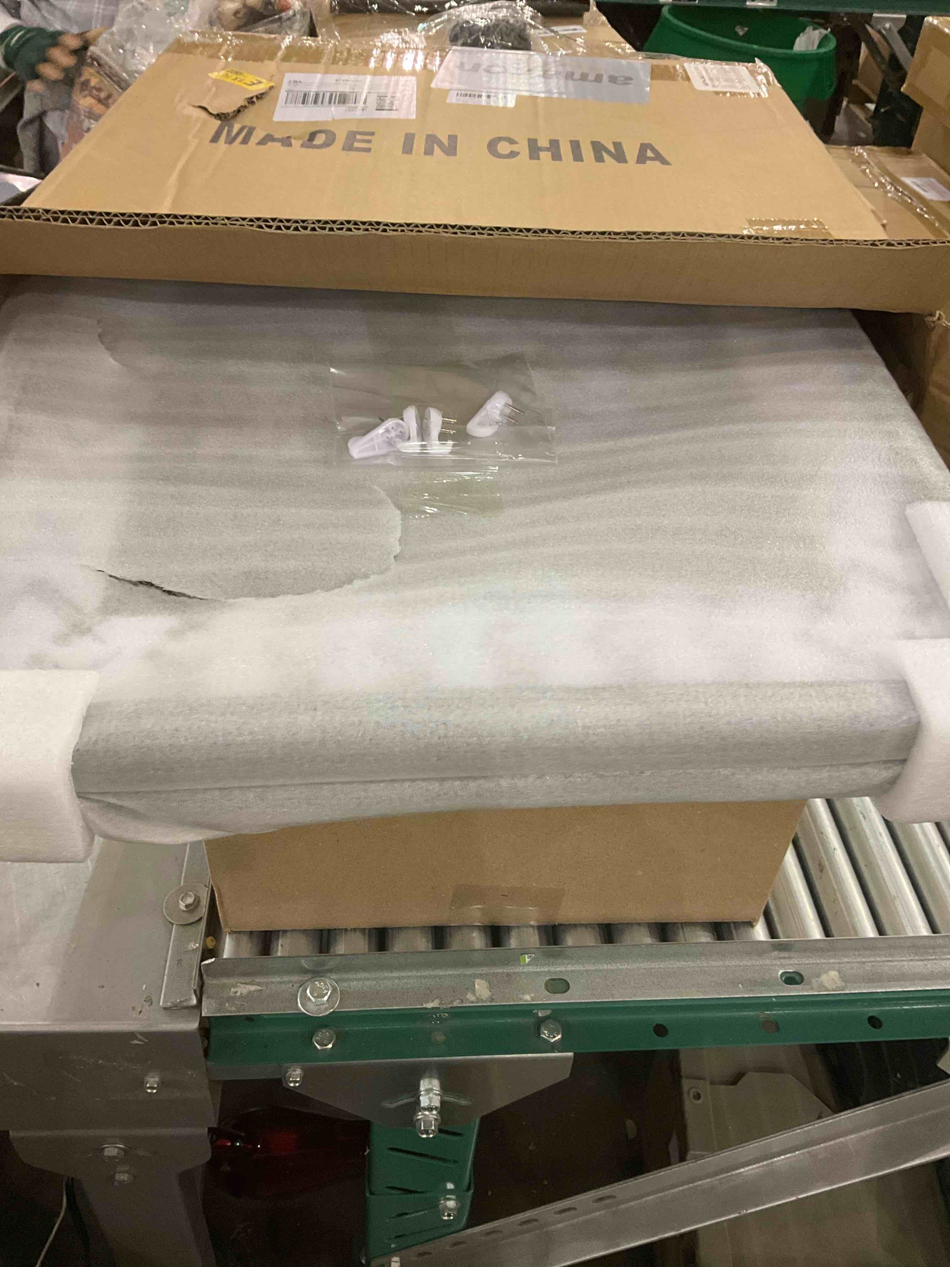 https://s3.amazonaws.com/lotting-images-prod/BargainHunt/EXS01109513_1709057766478.jpeg