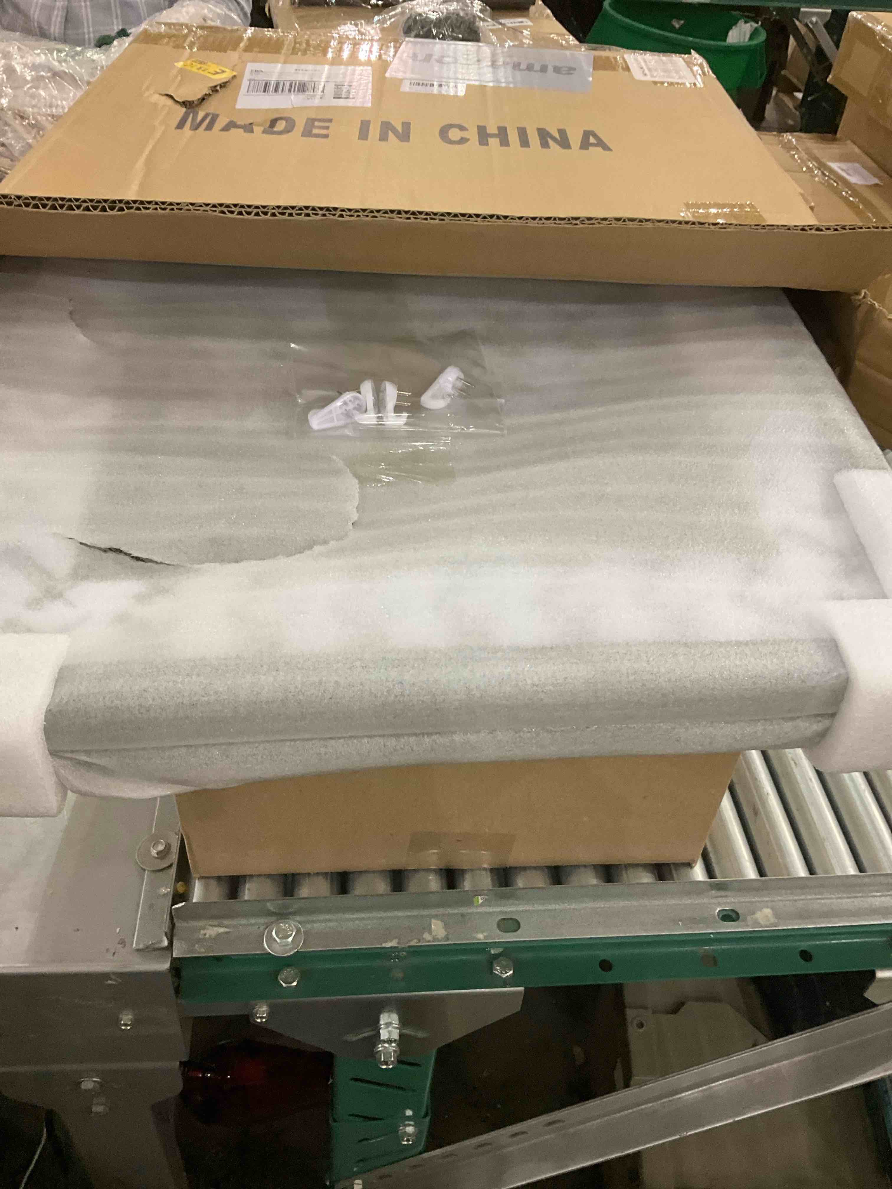 https://s3.amazonaws.com/lotting-images-prod/BargainHunt/EXS01109513_1709057767567.jpeg
