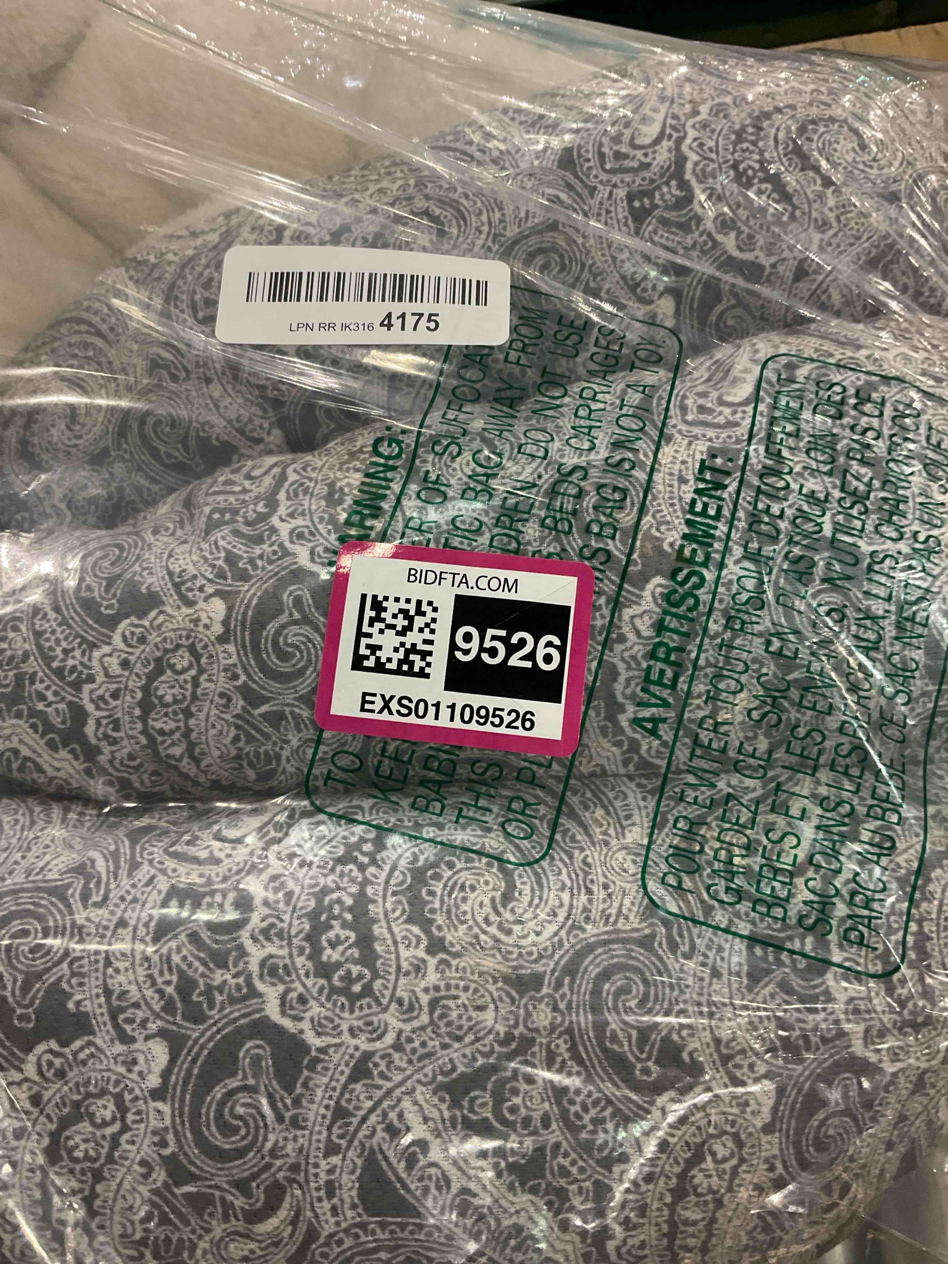 https://s3.amazonaws.com/lotting-images-prod/BargainHunt/EXS01109526_1709061865432.jpeg