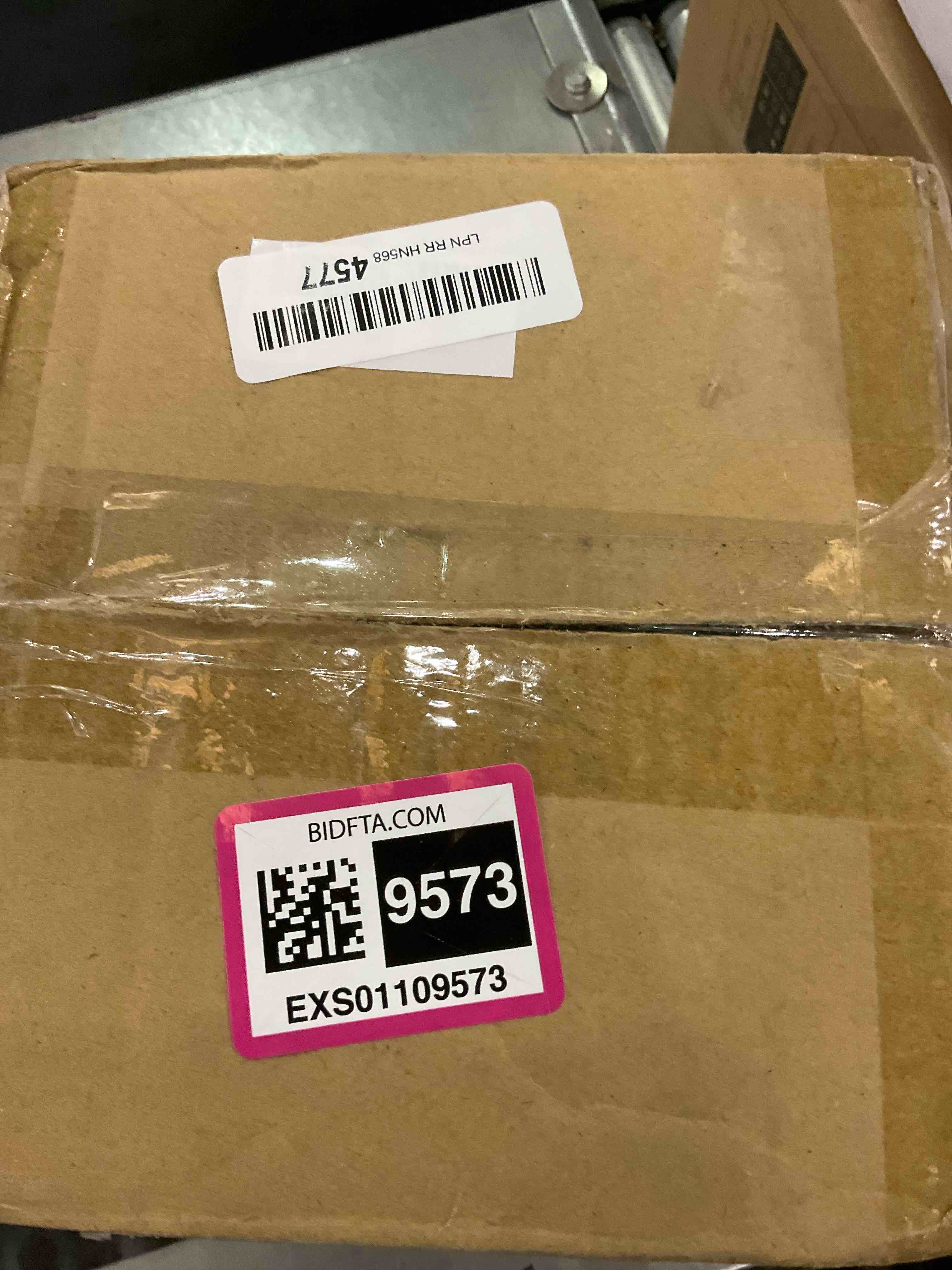 https://s3.amazonaws.com/lotting-images-prod/BargainHunt/EXS01109573_1709560347084.jpeg