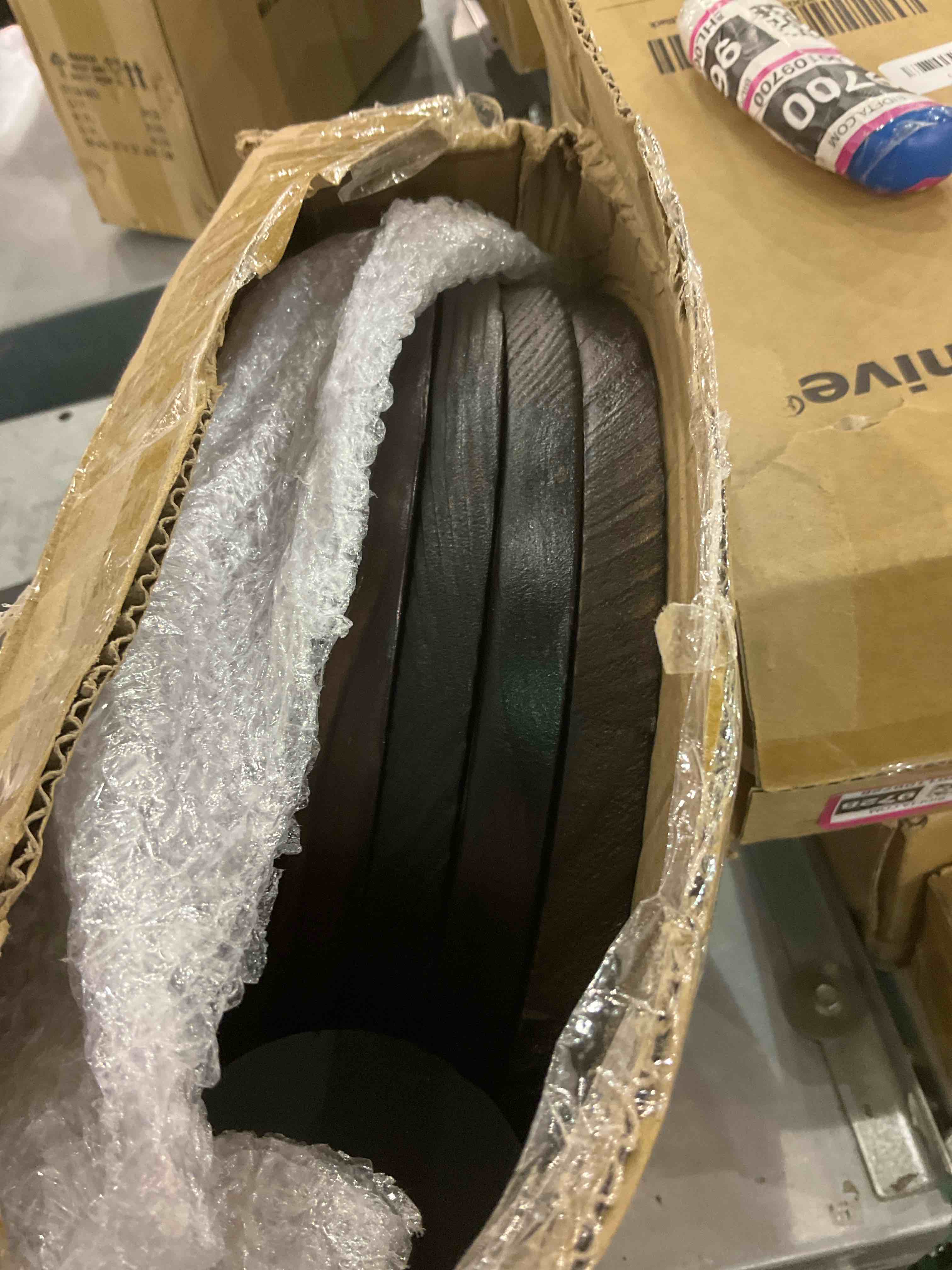 https://s3.amazonaws.com/lotting-images-prod/BargainHunt/EXS01109742_1710329190955.jpeg