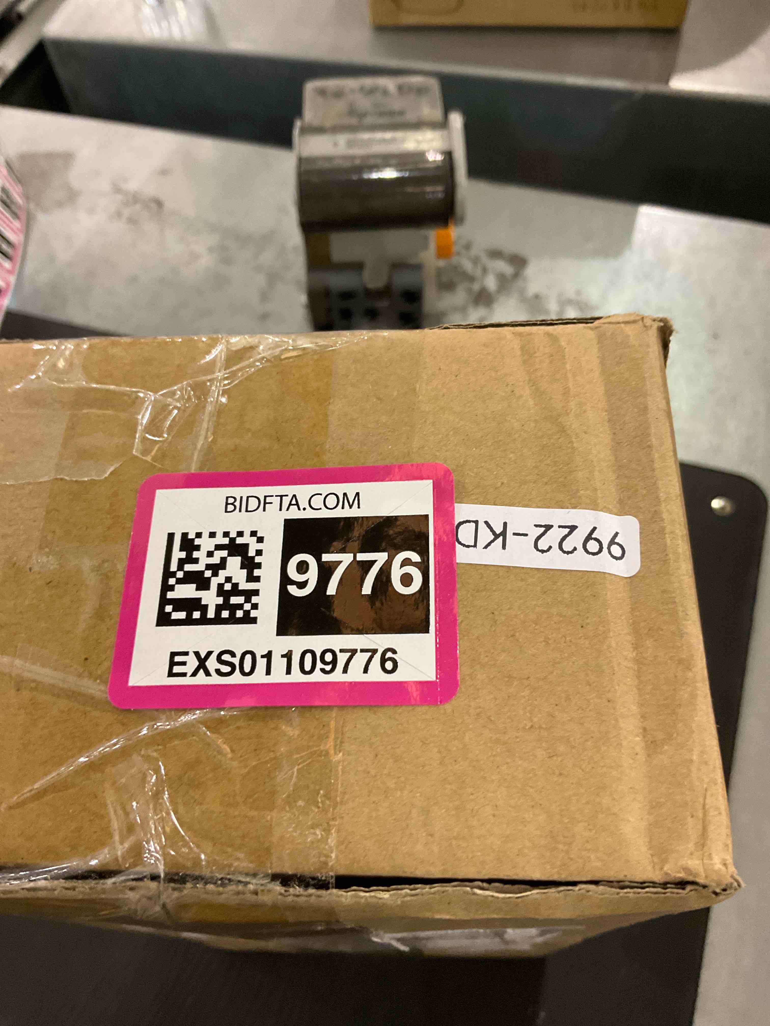 https://s3.amazonaws.com/lotting-images-prod/BargainHunt/EXS01109776_1710337354512.jpeg