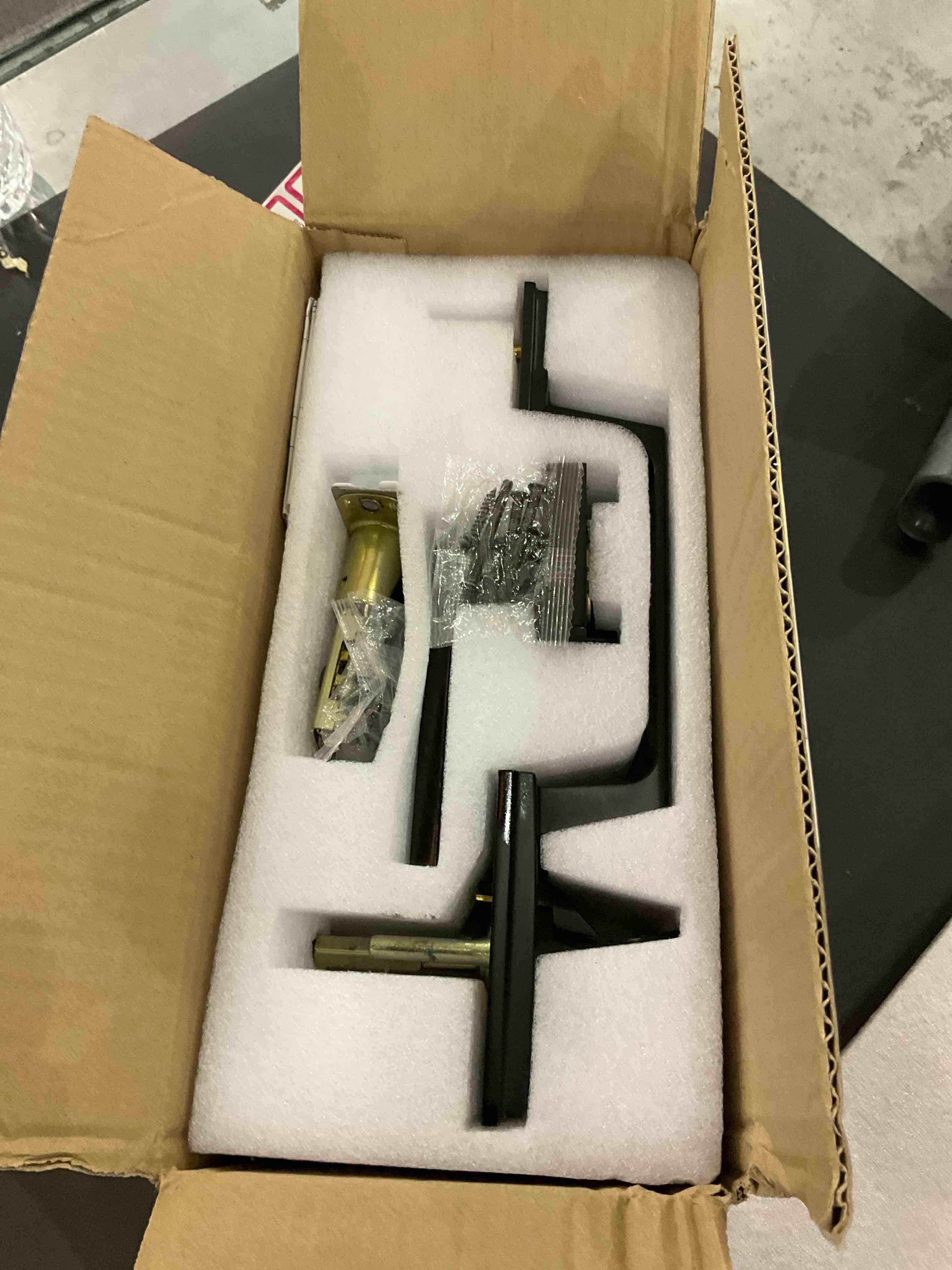 https://s3.amazonaws.com/lotting-images-prod/BargainHunt/EXS01109776_1710337374030.jpeg