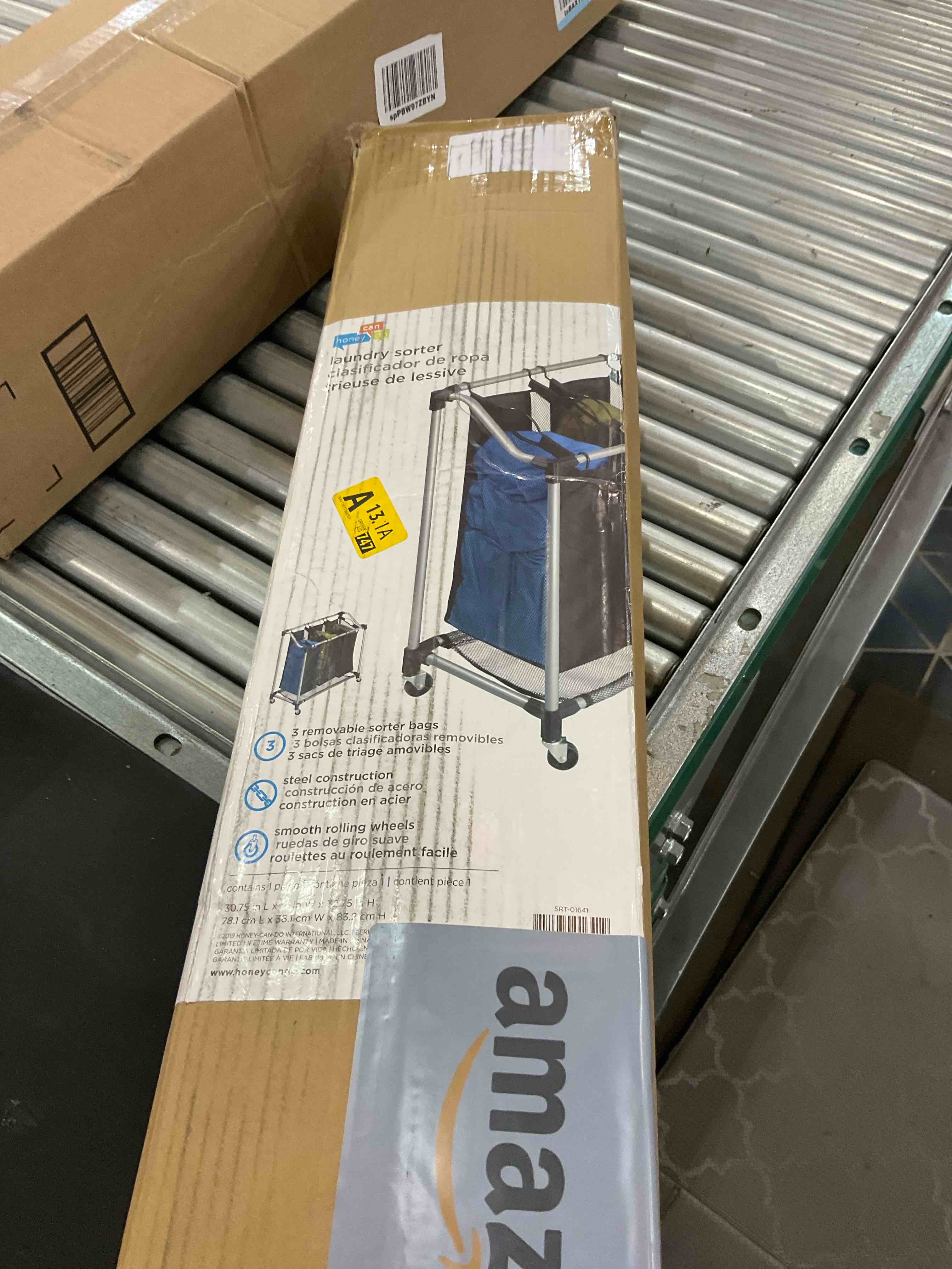 https://s3.amazonaws.com/lotting-images-prod/BargainHunt/EXS01109883_1710771125652.jpeg