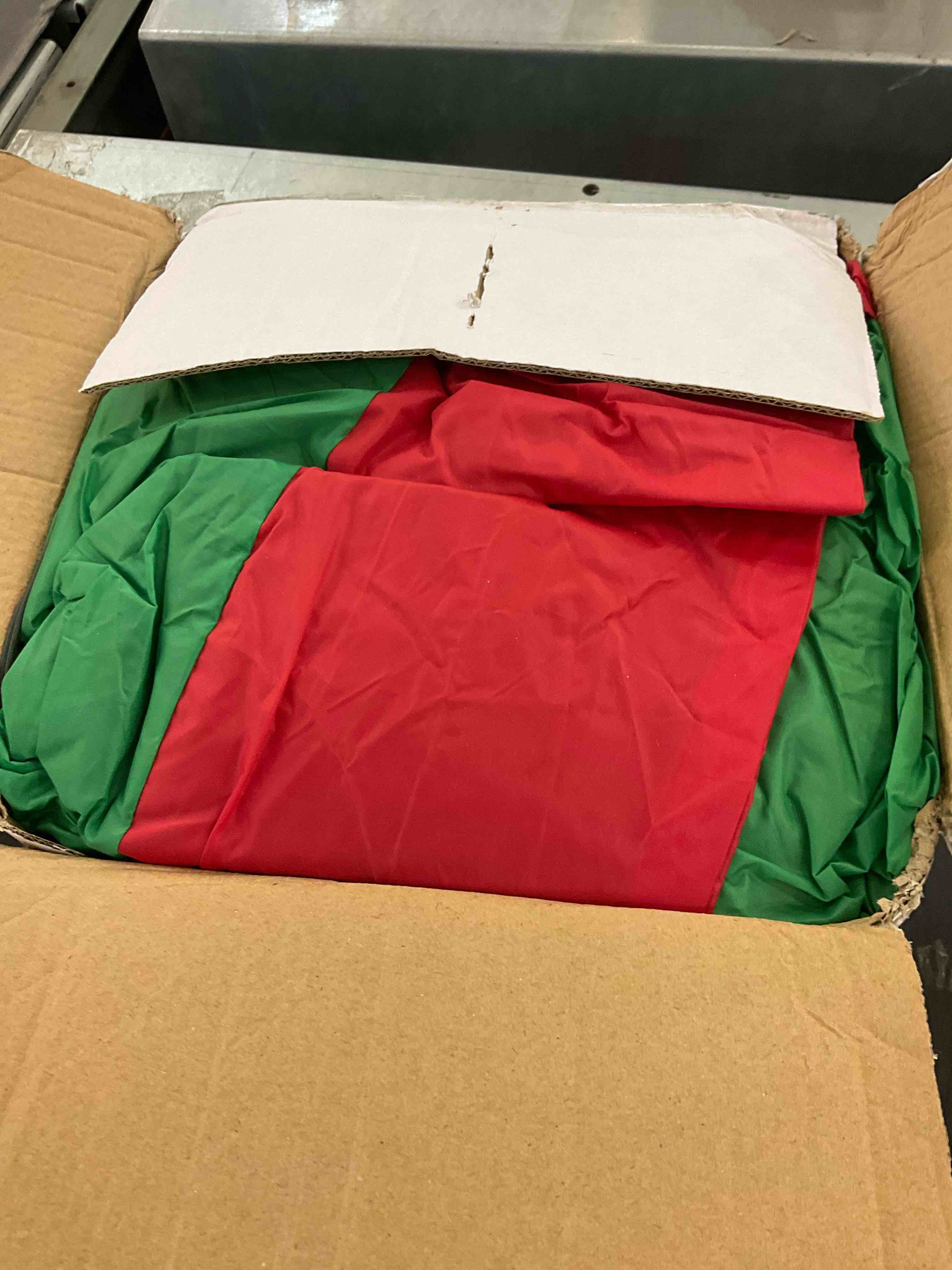 https://s3.amazonaws.com/lotting-images-prod/BargainHunt/EXS01109915_1710873068517.jpeg