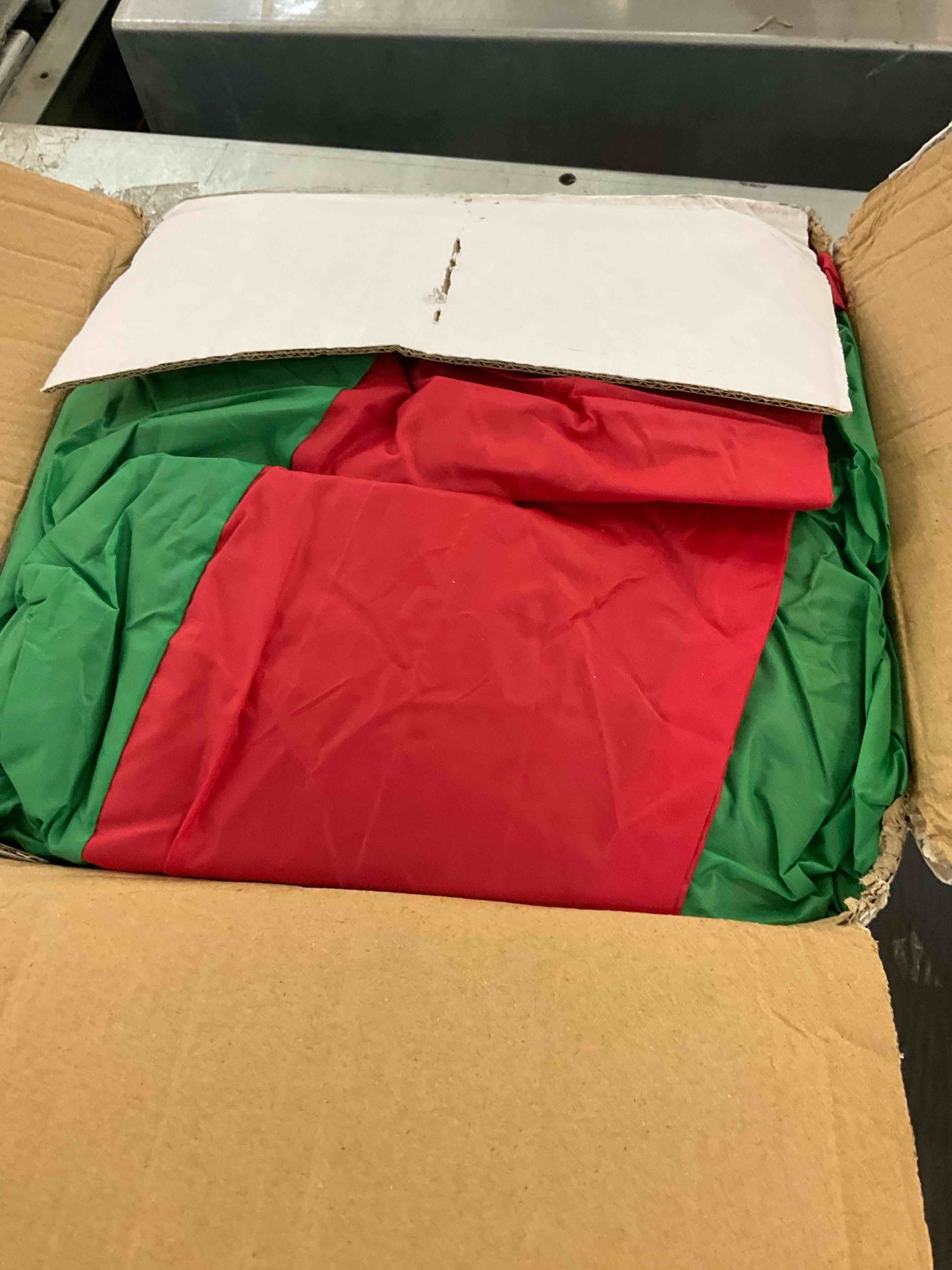 https://s3.amazonaws.com/lotting-images-prod/BargainHunt/EXS01109915_1710873069646.jpeg