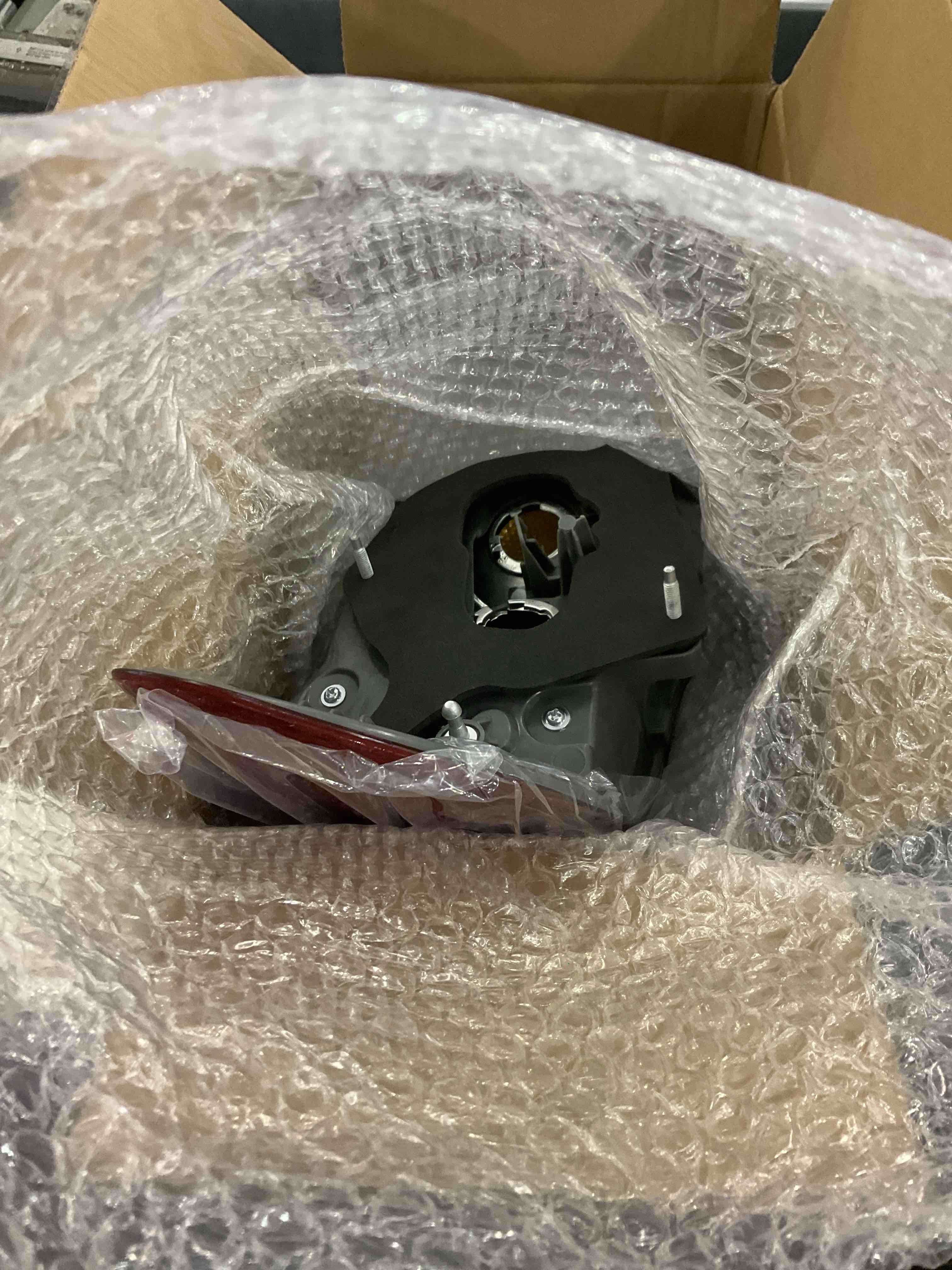 https://s3.amazonaws.com/lotting-images-prod/BargainHunt/EXS01109937_1710934045210.jpeg