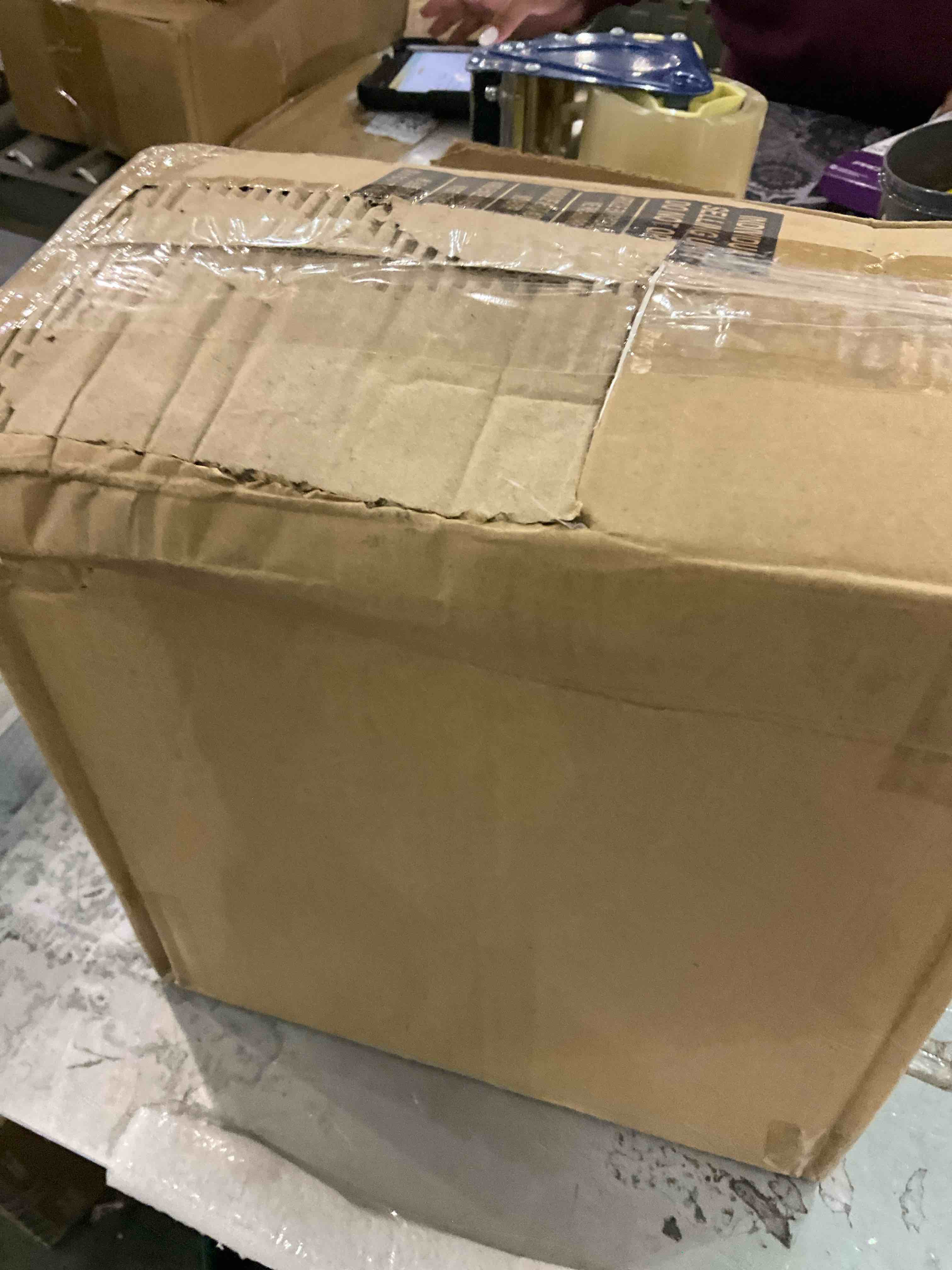 https://s3.amazonaws.com/lotting-images-prod/BargainHunt/EXS01112065_1710437683385.jpeg