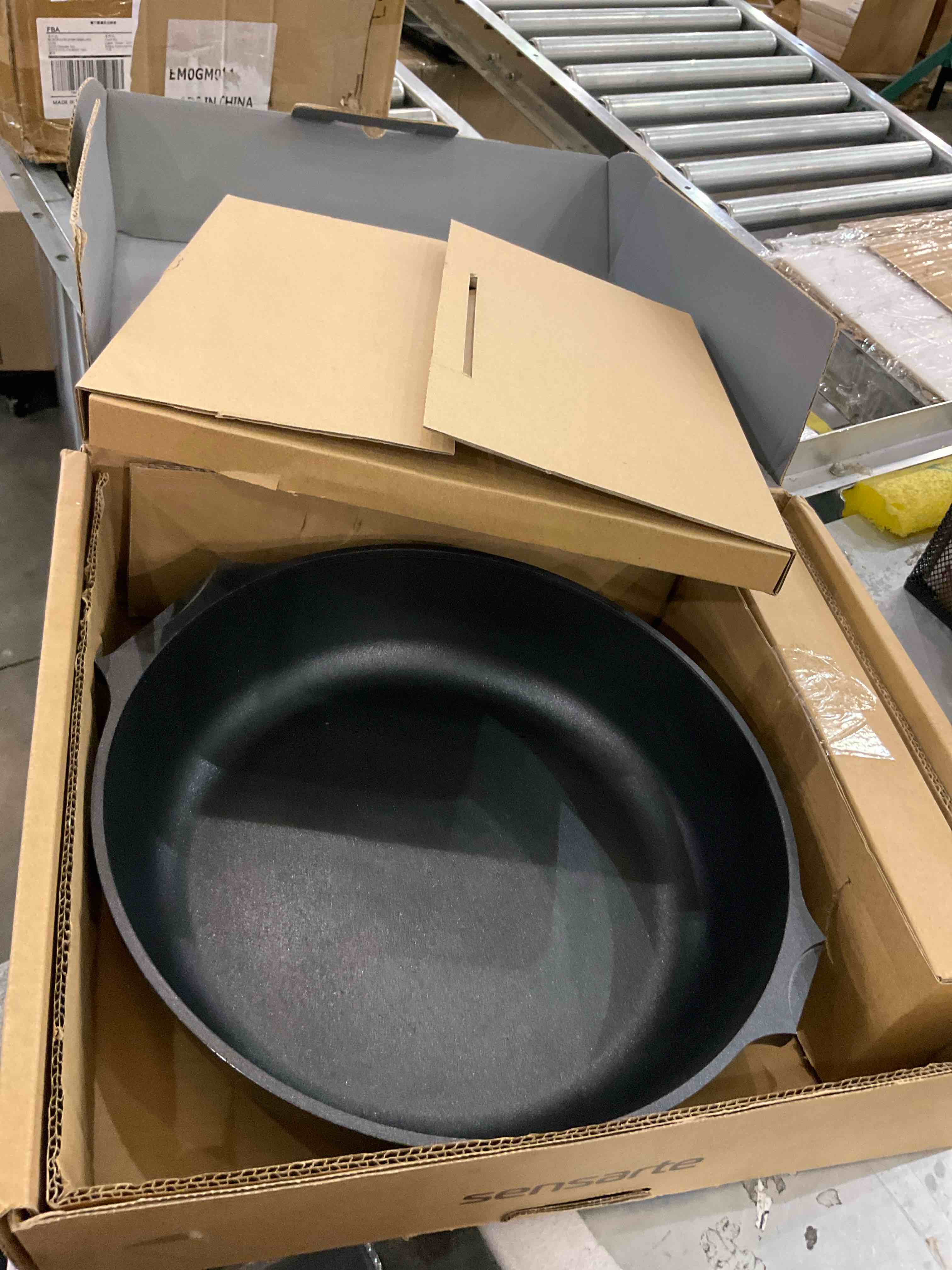 https://s3.amazonaws.com/lotting-images-prod/BargainHunt/EXS01112274_1710771443441.jpeg