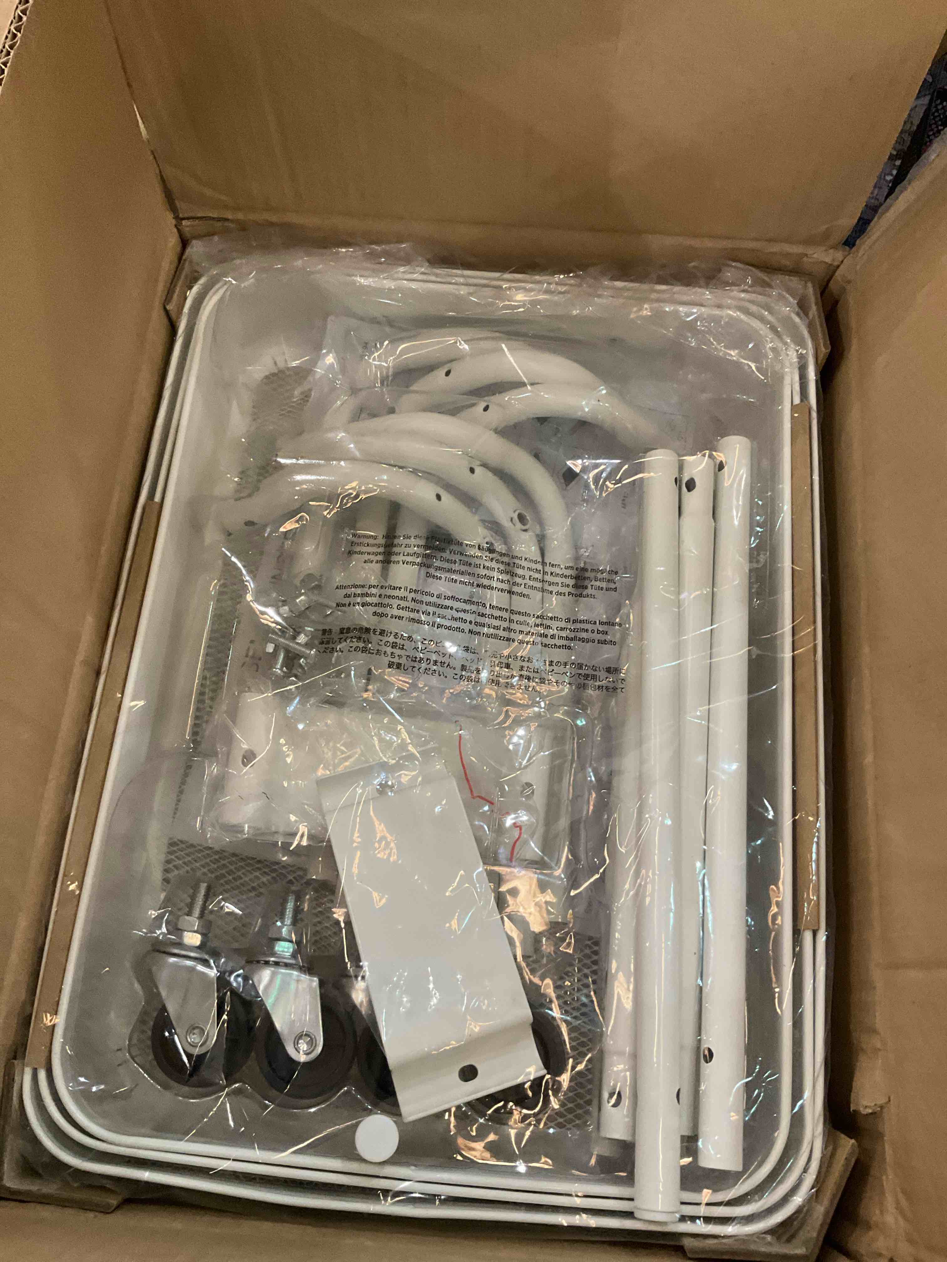 https://s3.amazonaws.com/lotting-images-prod/BargainHunt/EXS01112286_1710775146204.jpeg