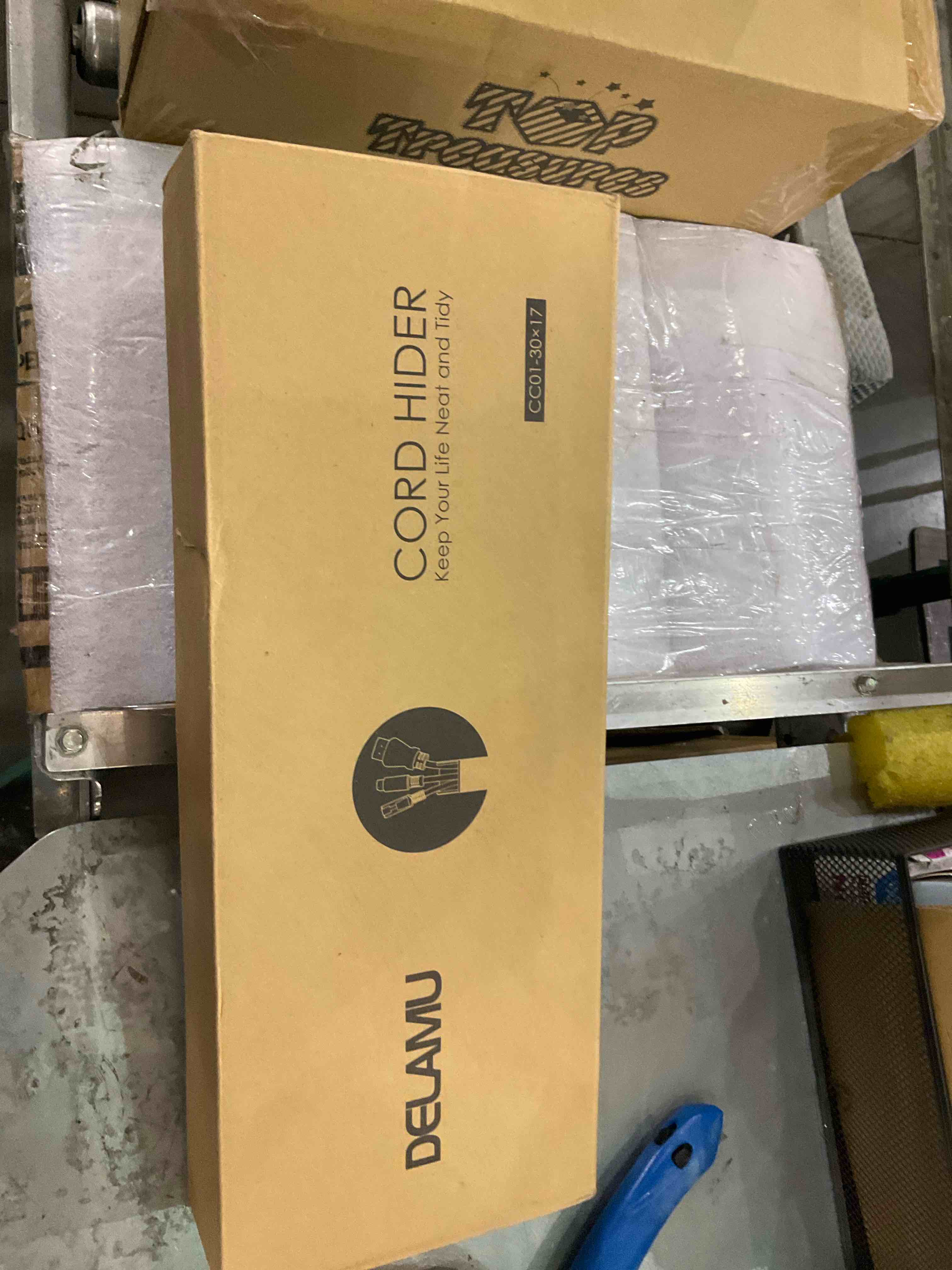 https://s3.amazonaws.com/lotting-images-prod/BargainHunt/EXS01112376_1710938724293.jpeg