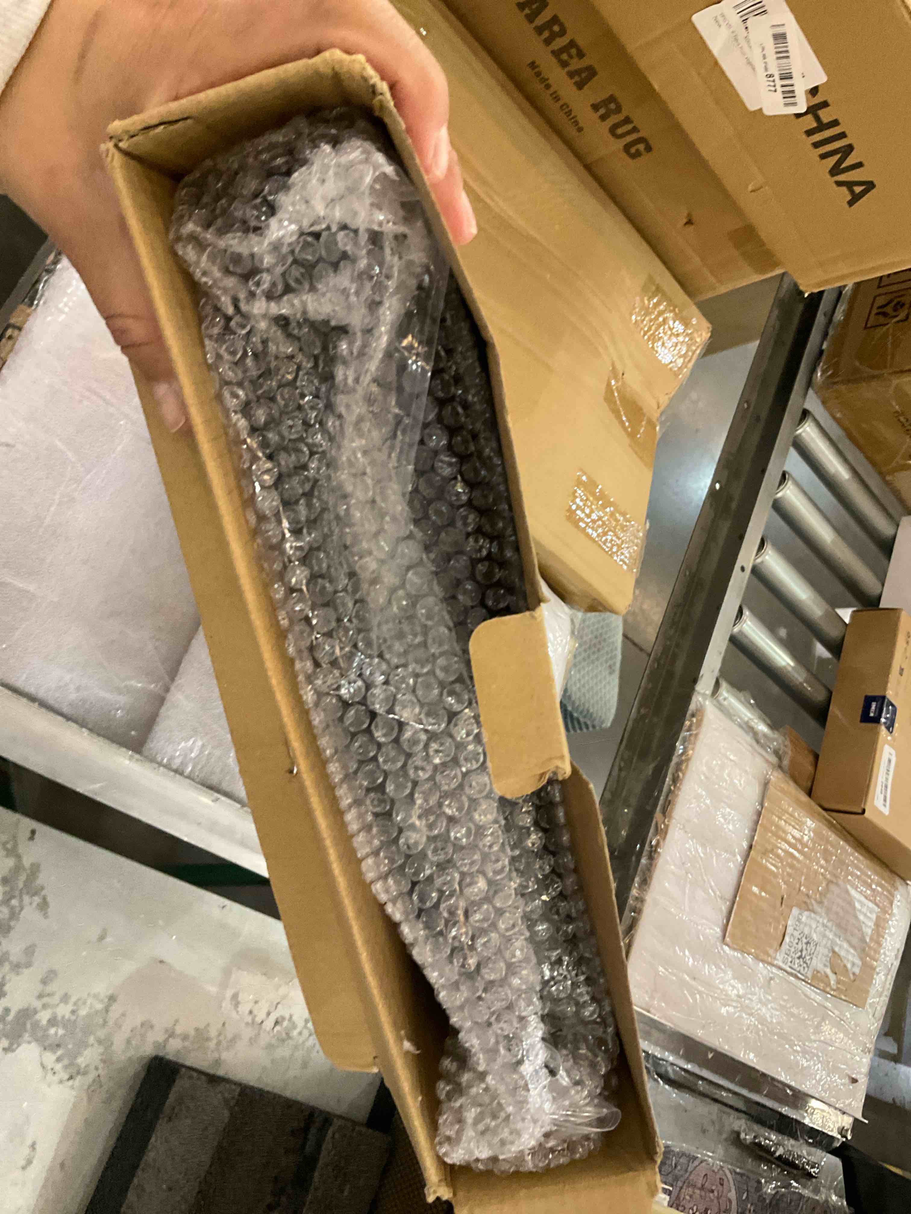 https://s3.amazonaws.com/lotting-images-prod/BargainHunt/EXS01112420_1710956282166.jpeg