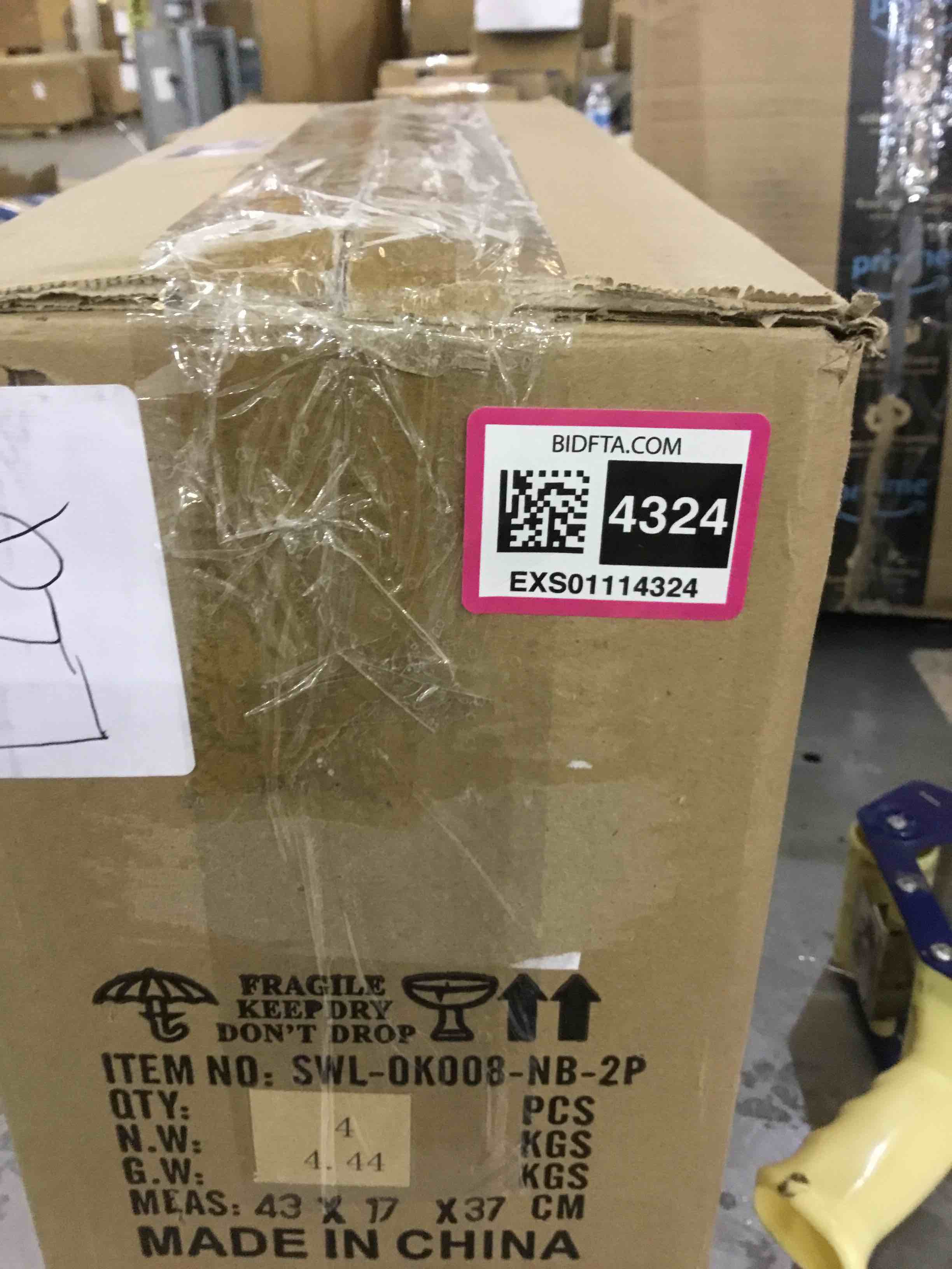 https://s3.amazonaws.com/lotting-images-prod/BargainHunt/EXS01114324_1708098422370.jpeg