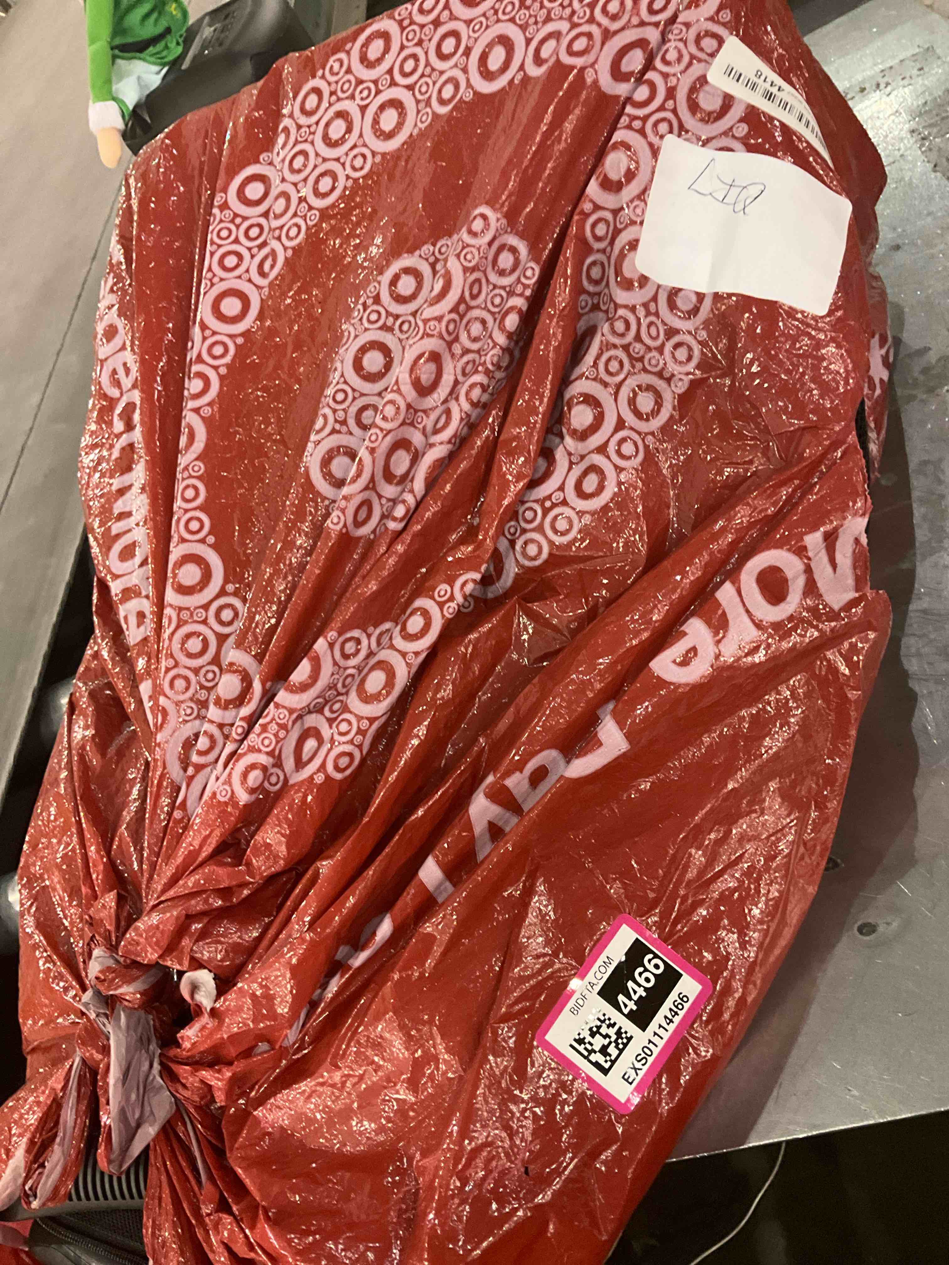 https://s3.amazonaws.com/lotting-images-prod/BargainHunt/EXS01114466_1708517626776.jpeg