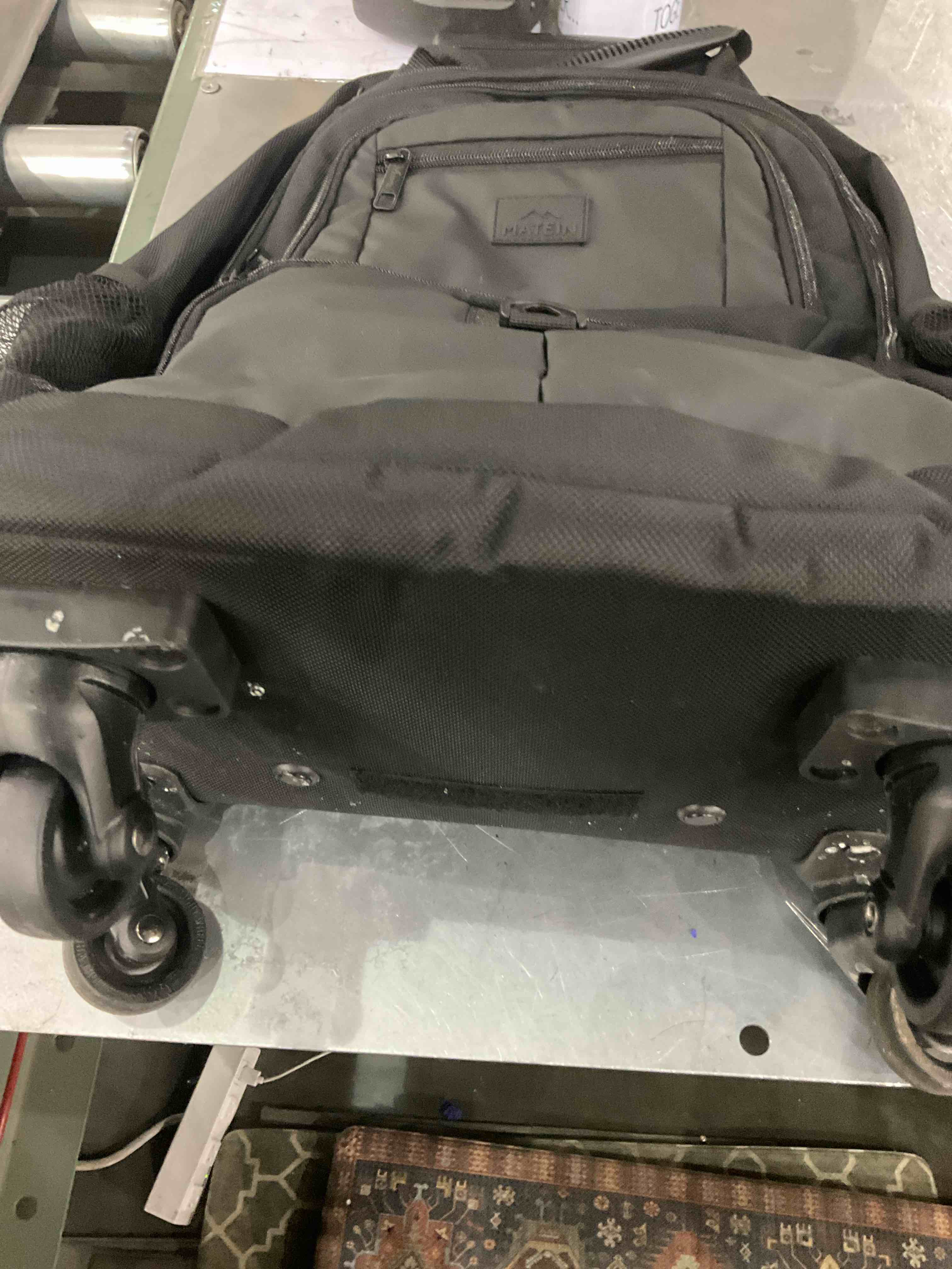 https://s3.amazonaws.com/lotting-images-prod/BargainHunt/EXS01114466_1708517677299.jpeg