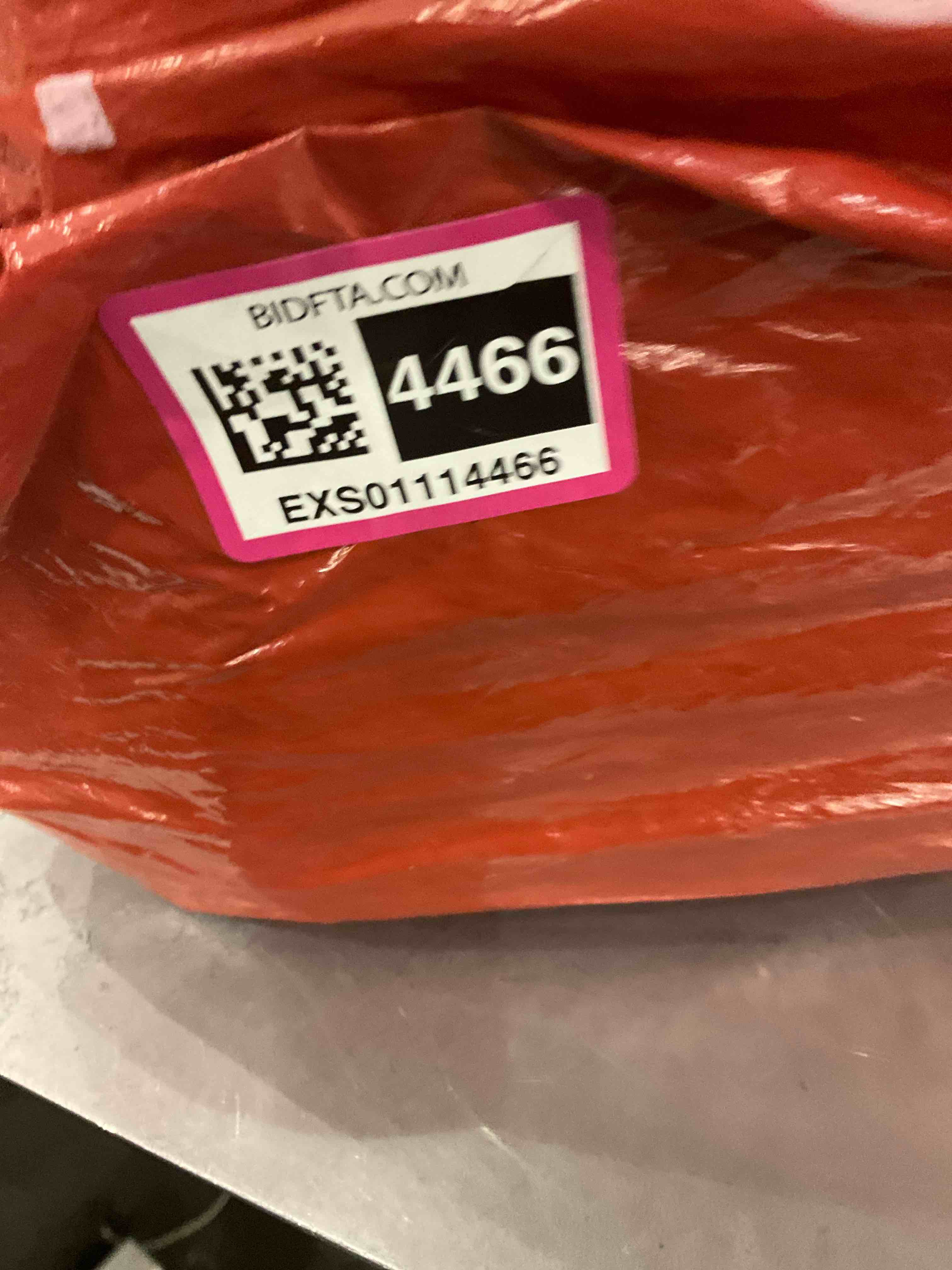 https://s3.amazonaws.com/lotting-images-prod/BargainHunt/EXS01114466_1708517731634.jpeg